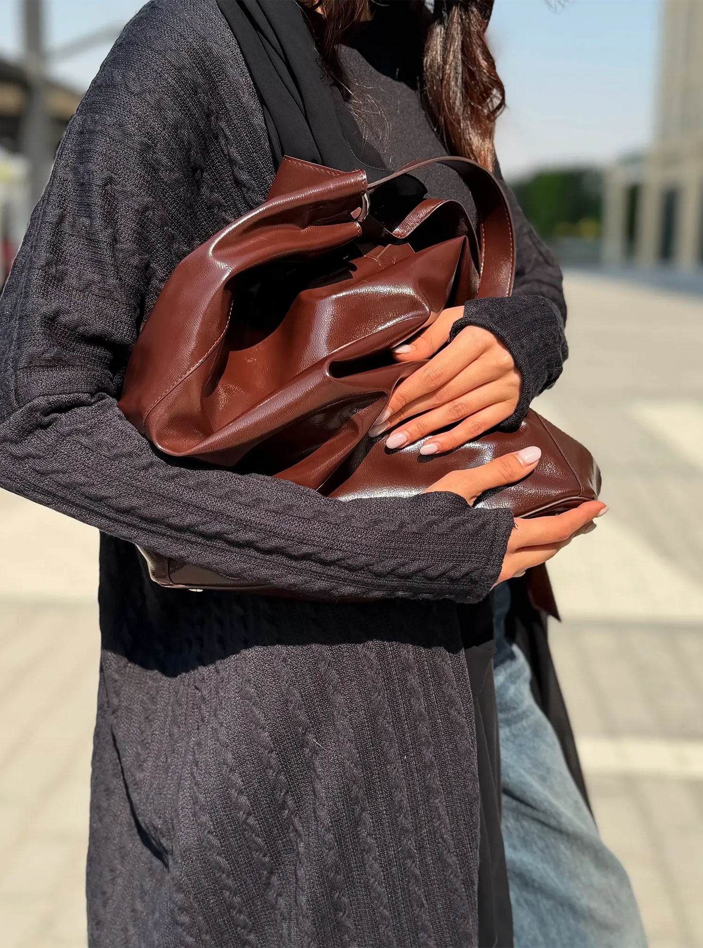 AT469 Winter Black Abaya