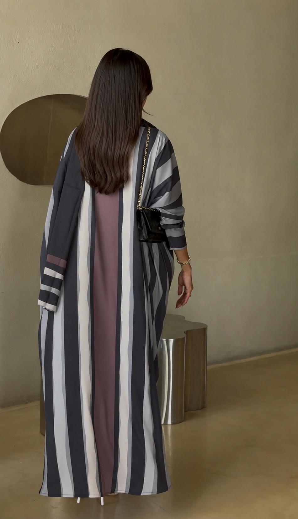 AT557 print Bisht Abaya