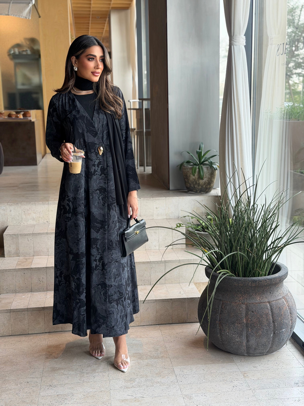 AT595 Black Abaya
