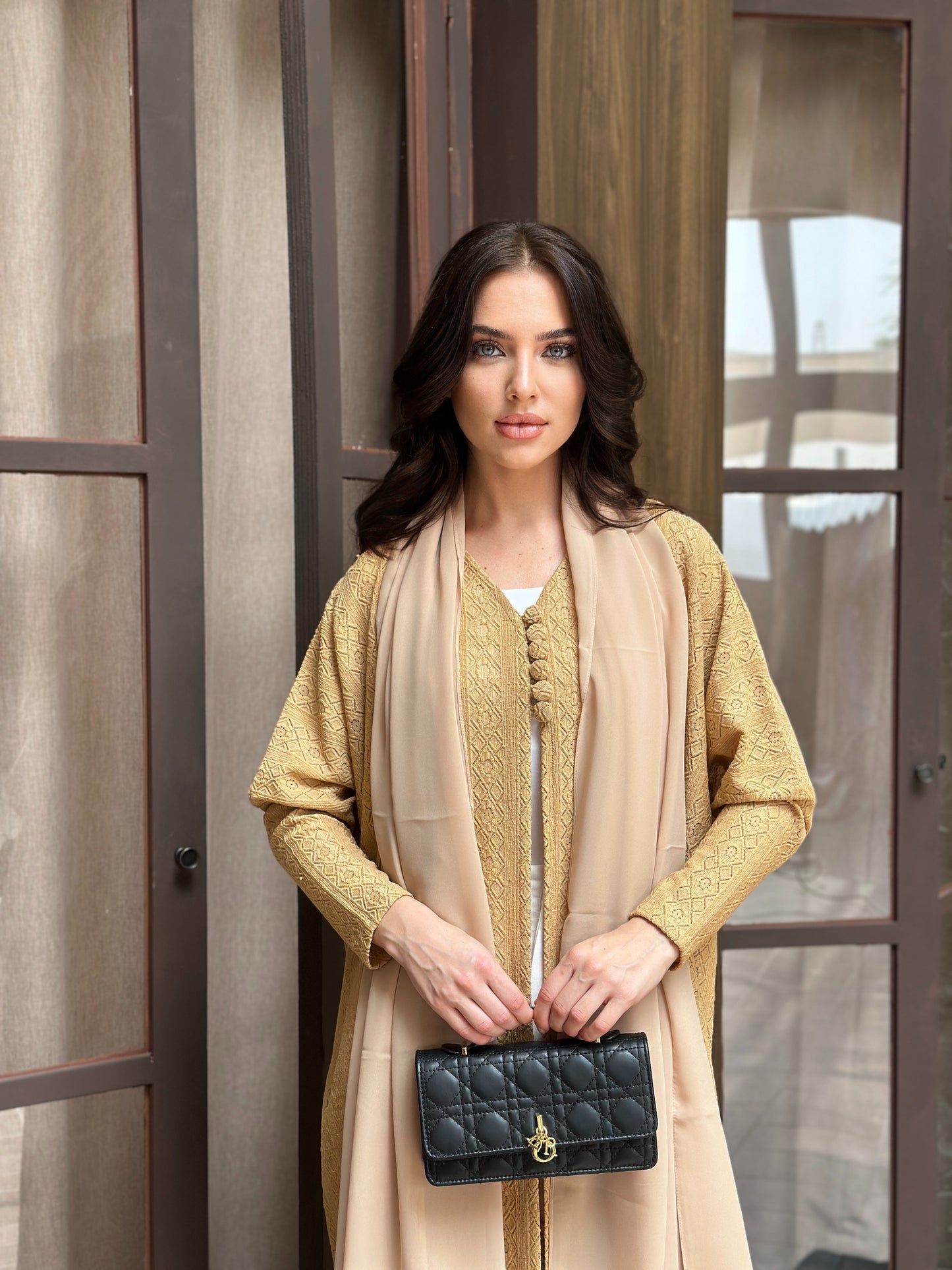 AT367 abaya