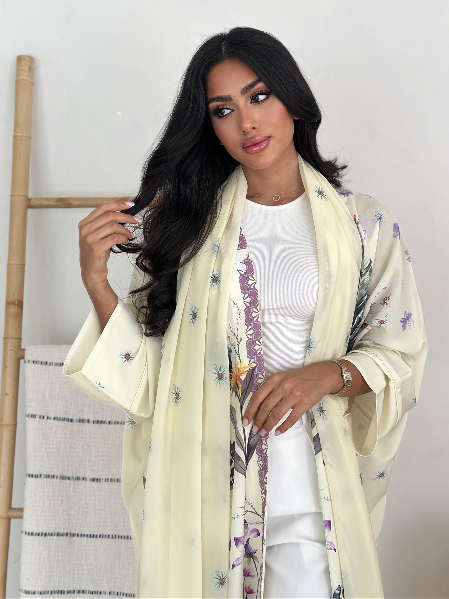 AT374 Abaya
