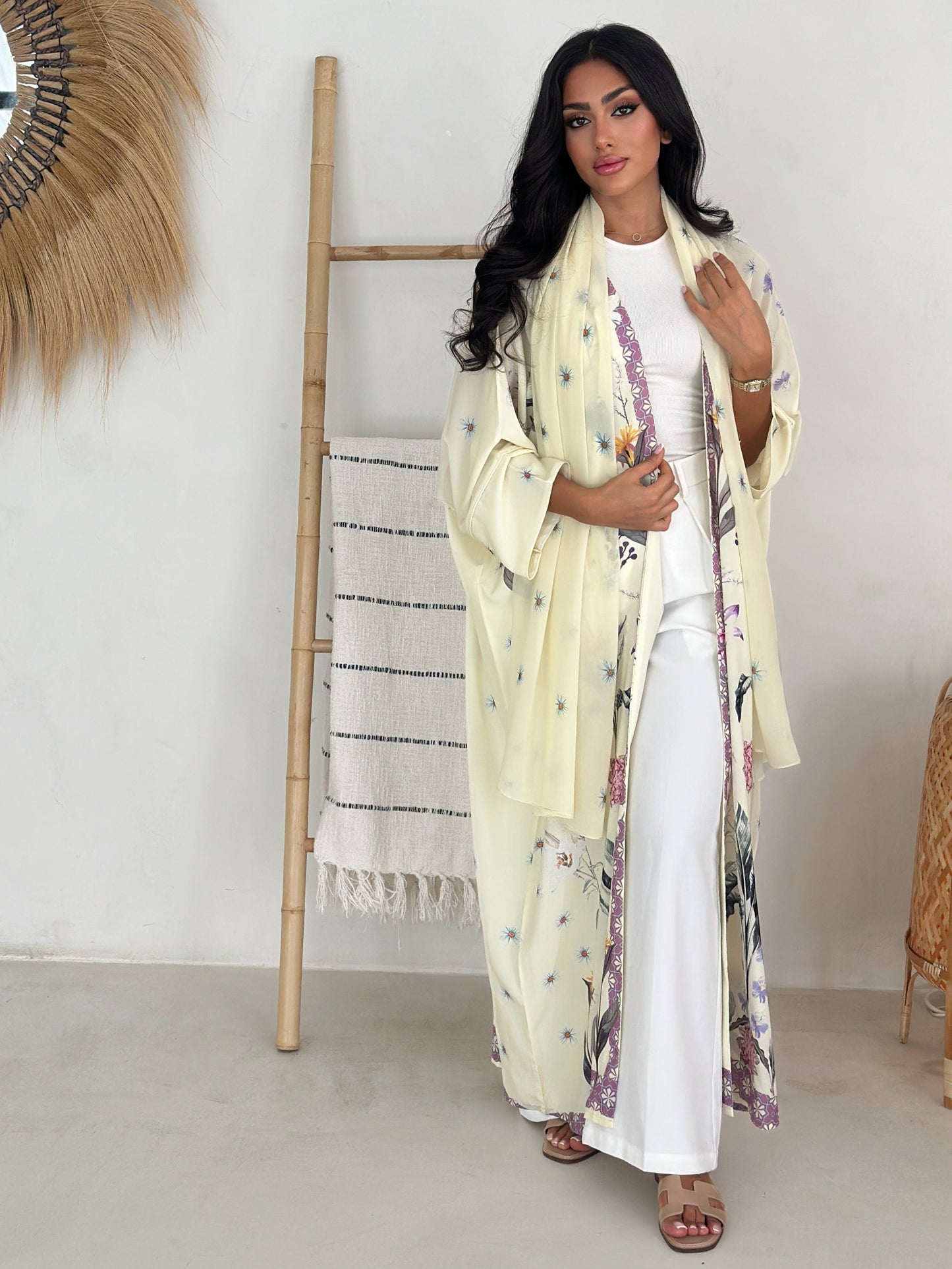 AT374 Abaya