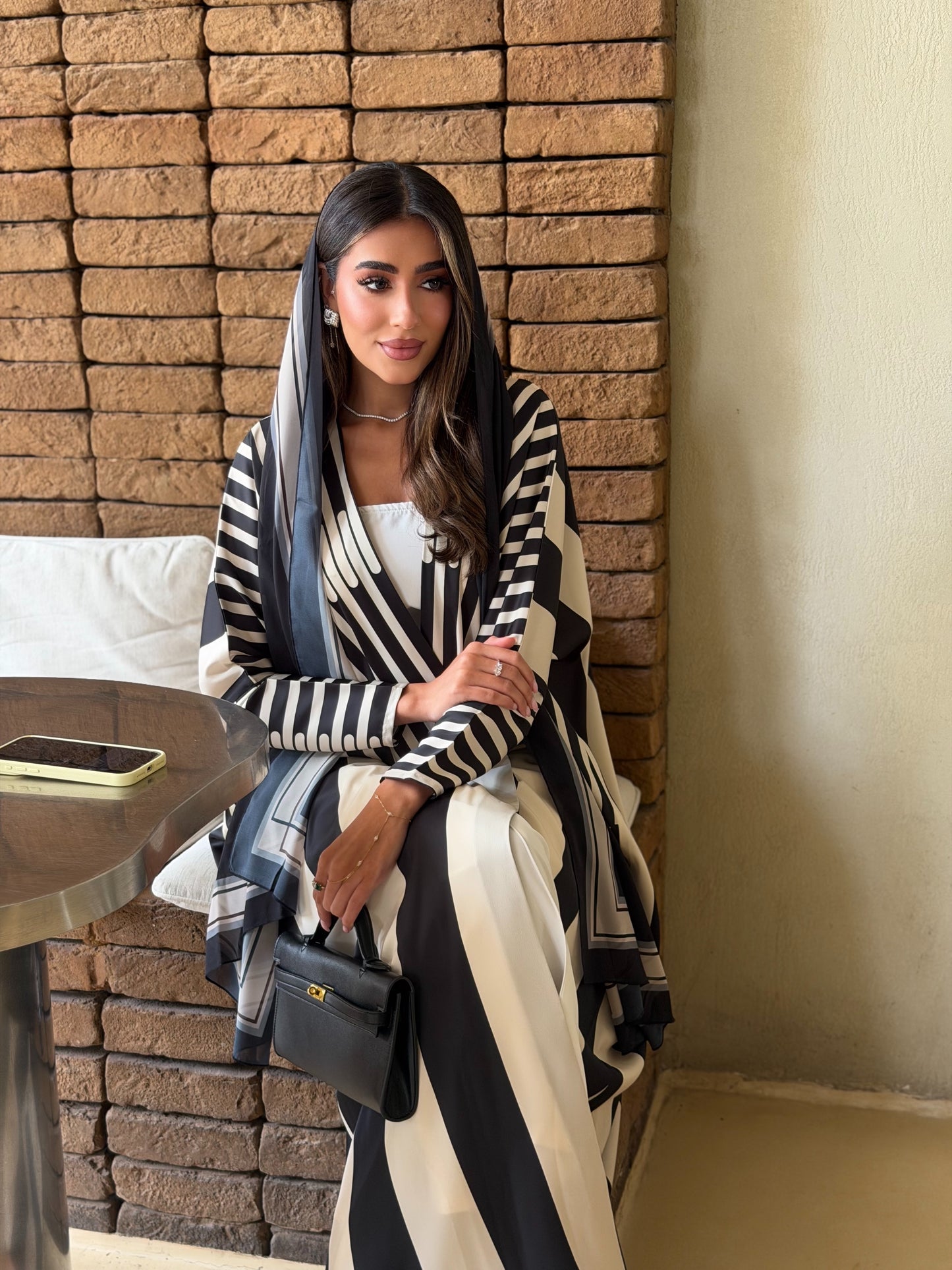 AT558 print Bisht Abaya