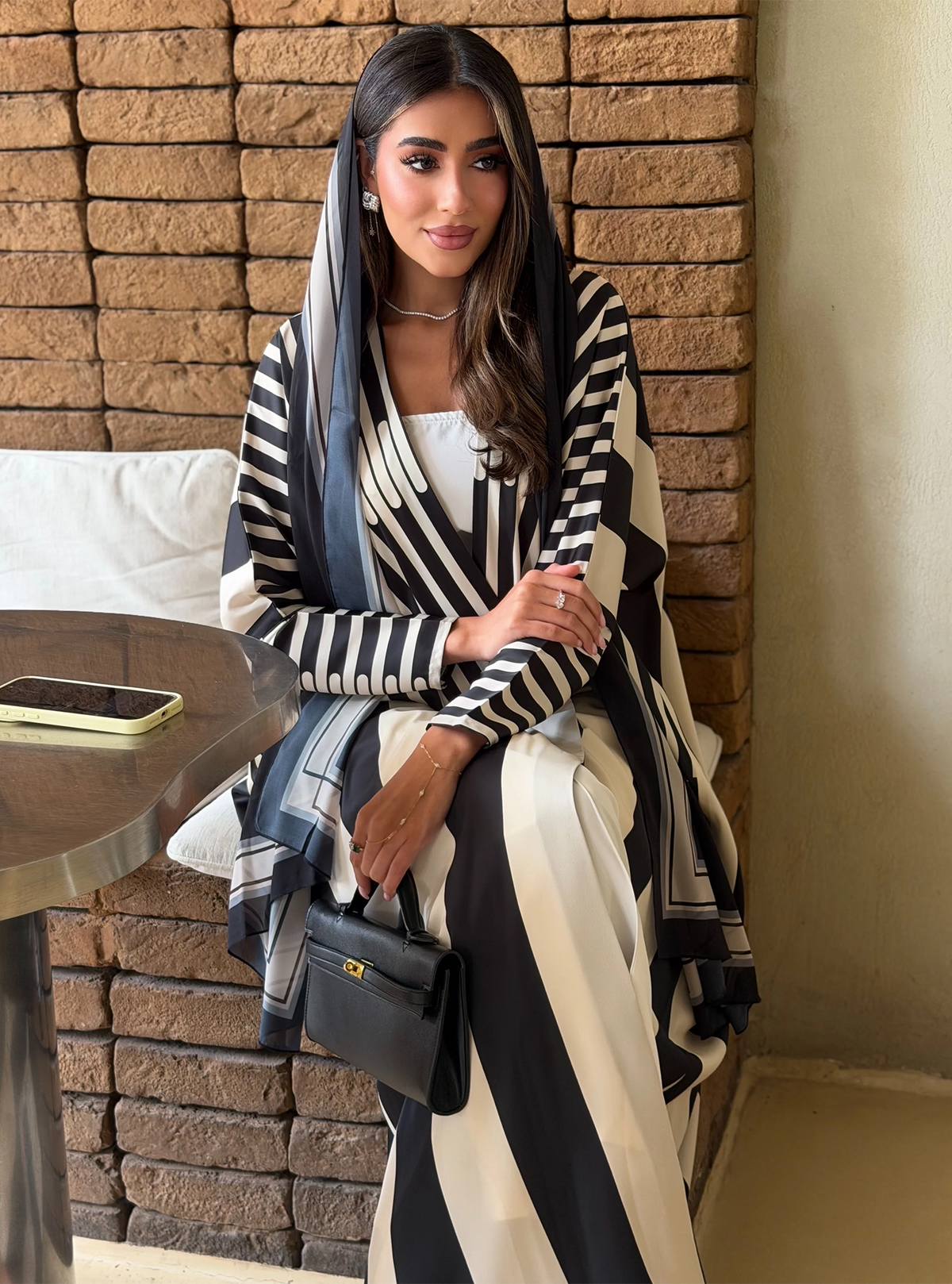 AT558 print Bisht Abaya