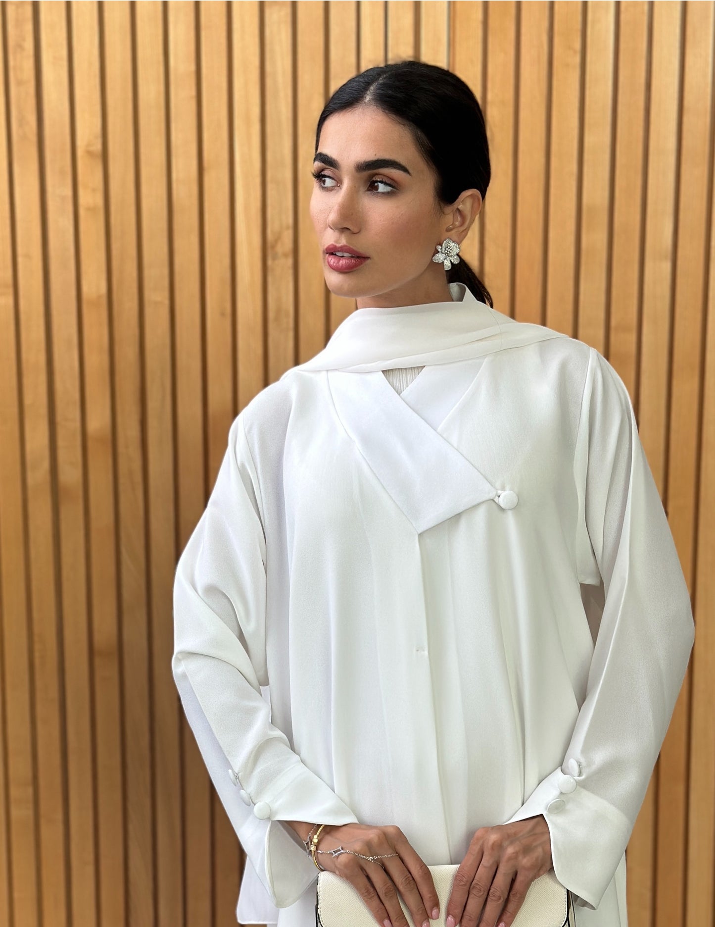 AT386 OffWhite Abaya