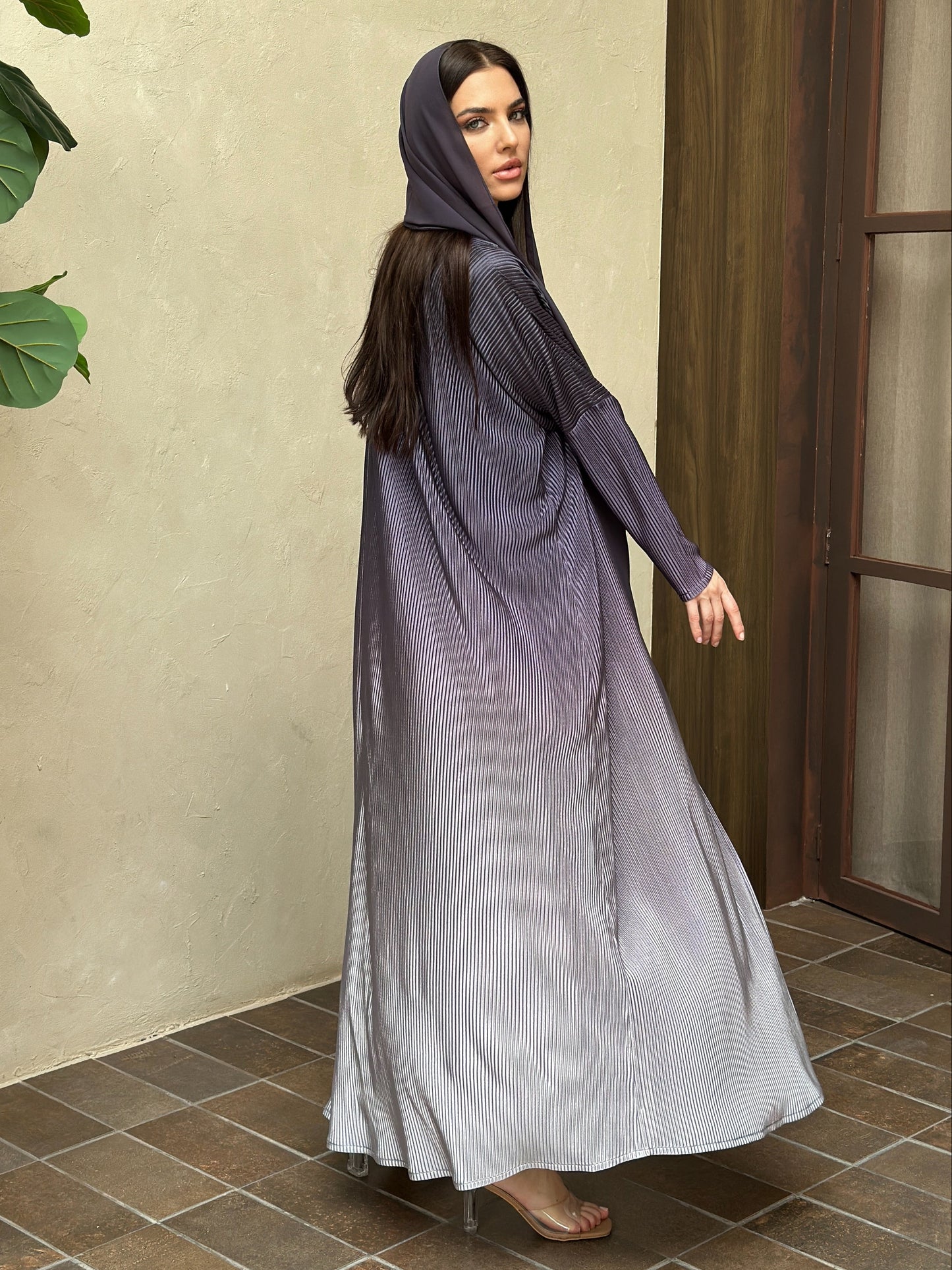 AT420 Ombre Abaya