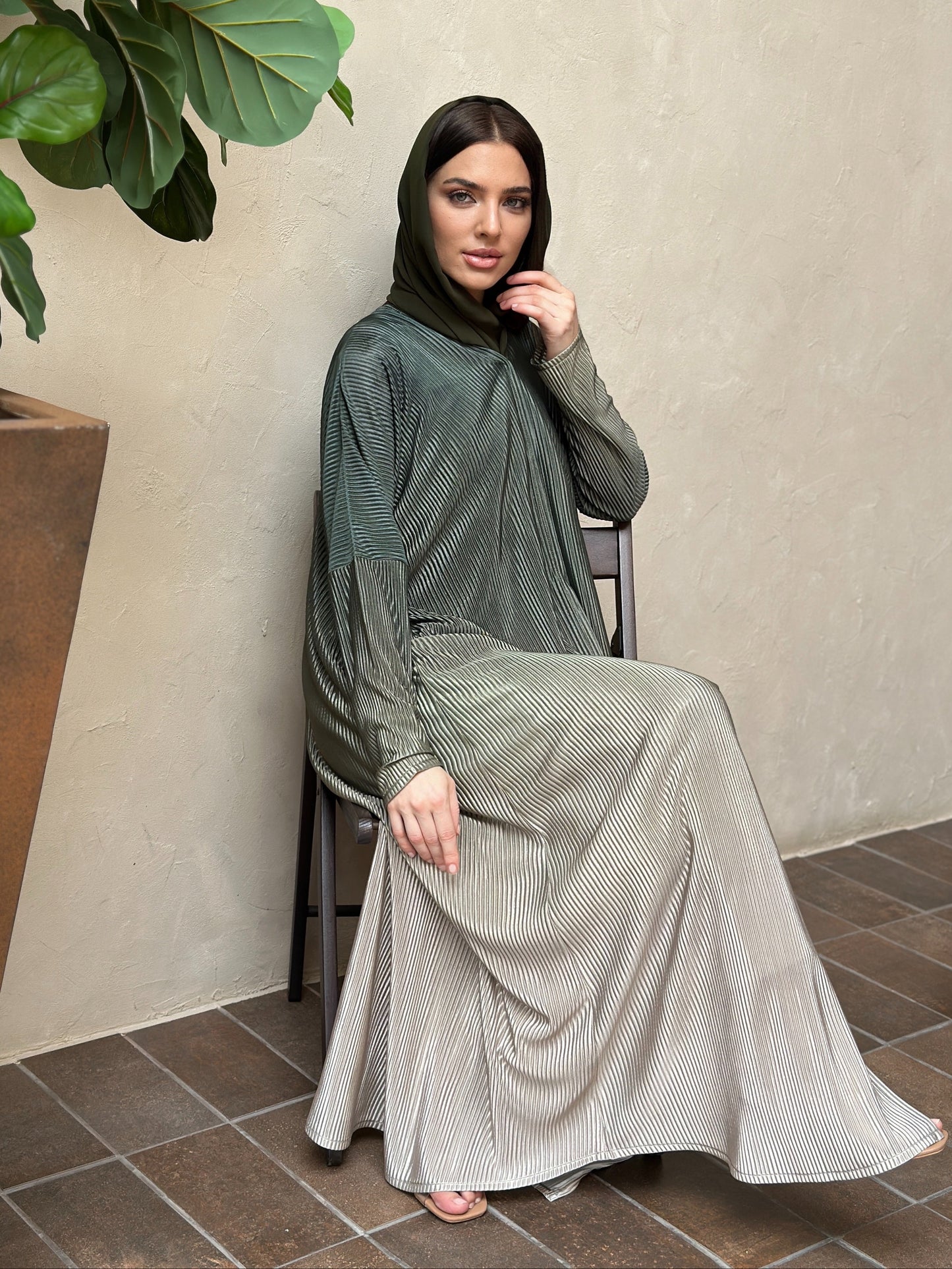 AT421 Ombre Abaya