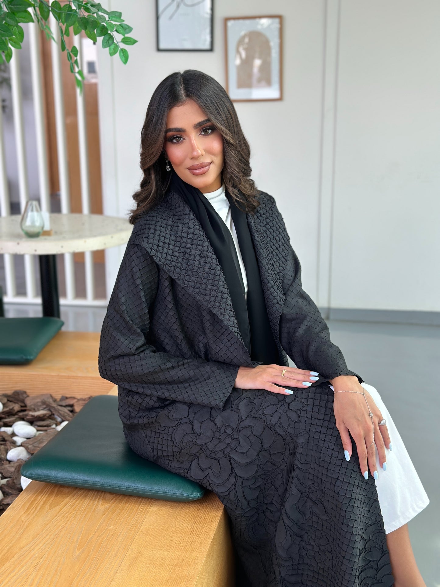 AT344 Black pelate abaya