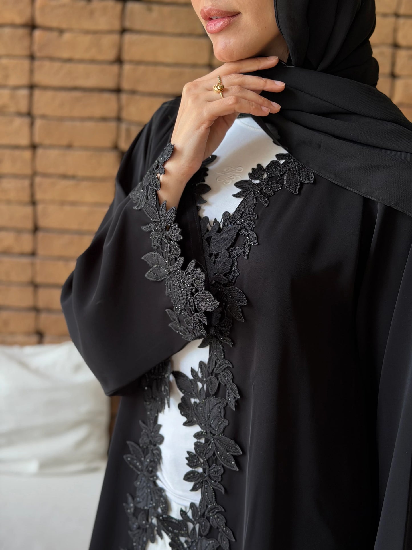 AT501 Black Abaya