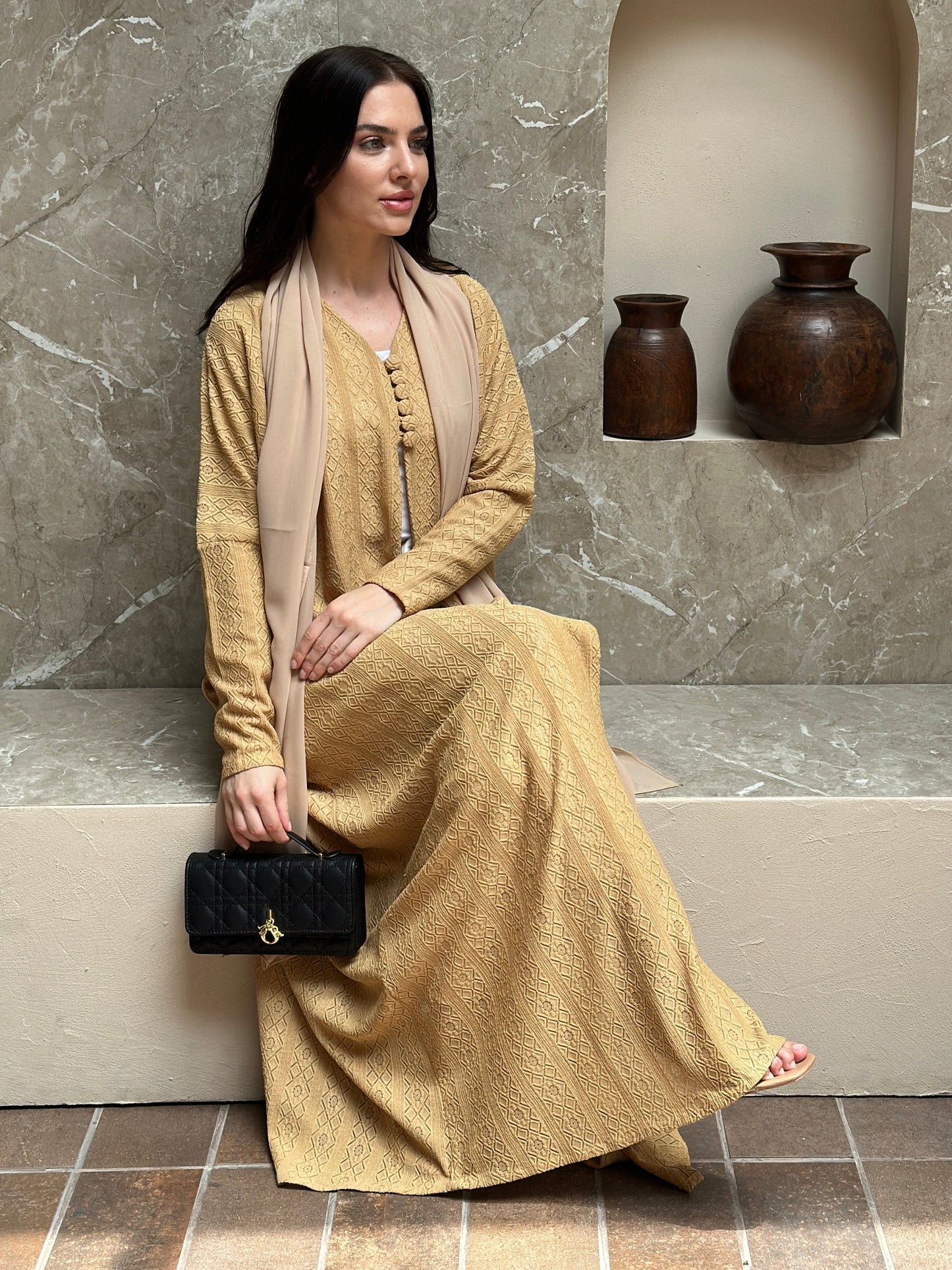 AT367 abaya