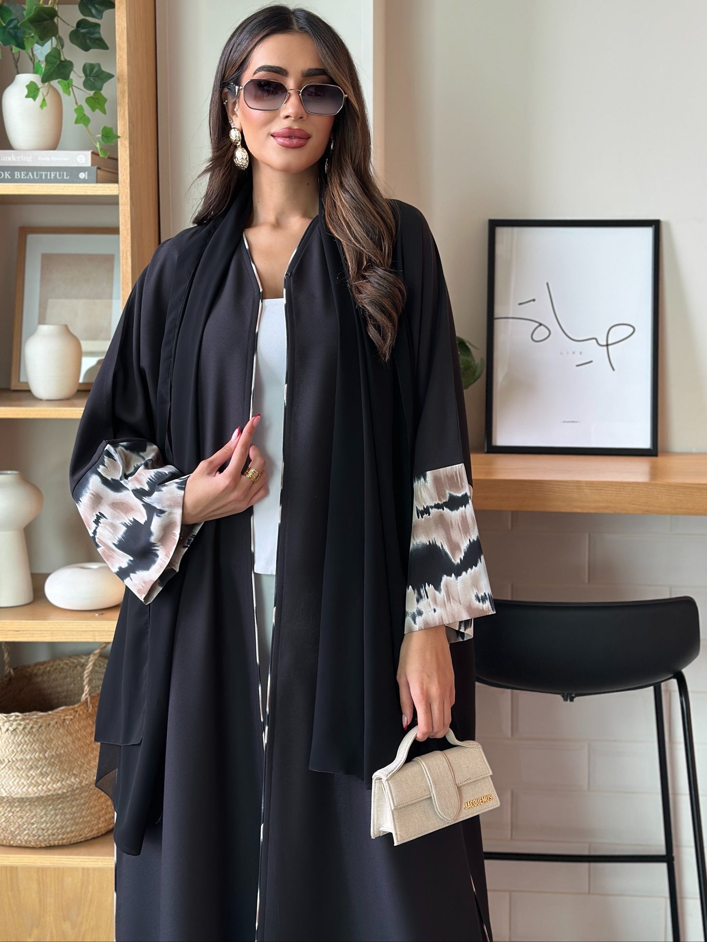 AT353 Abaya Bisht