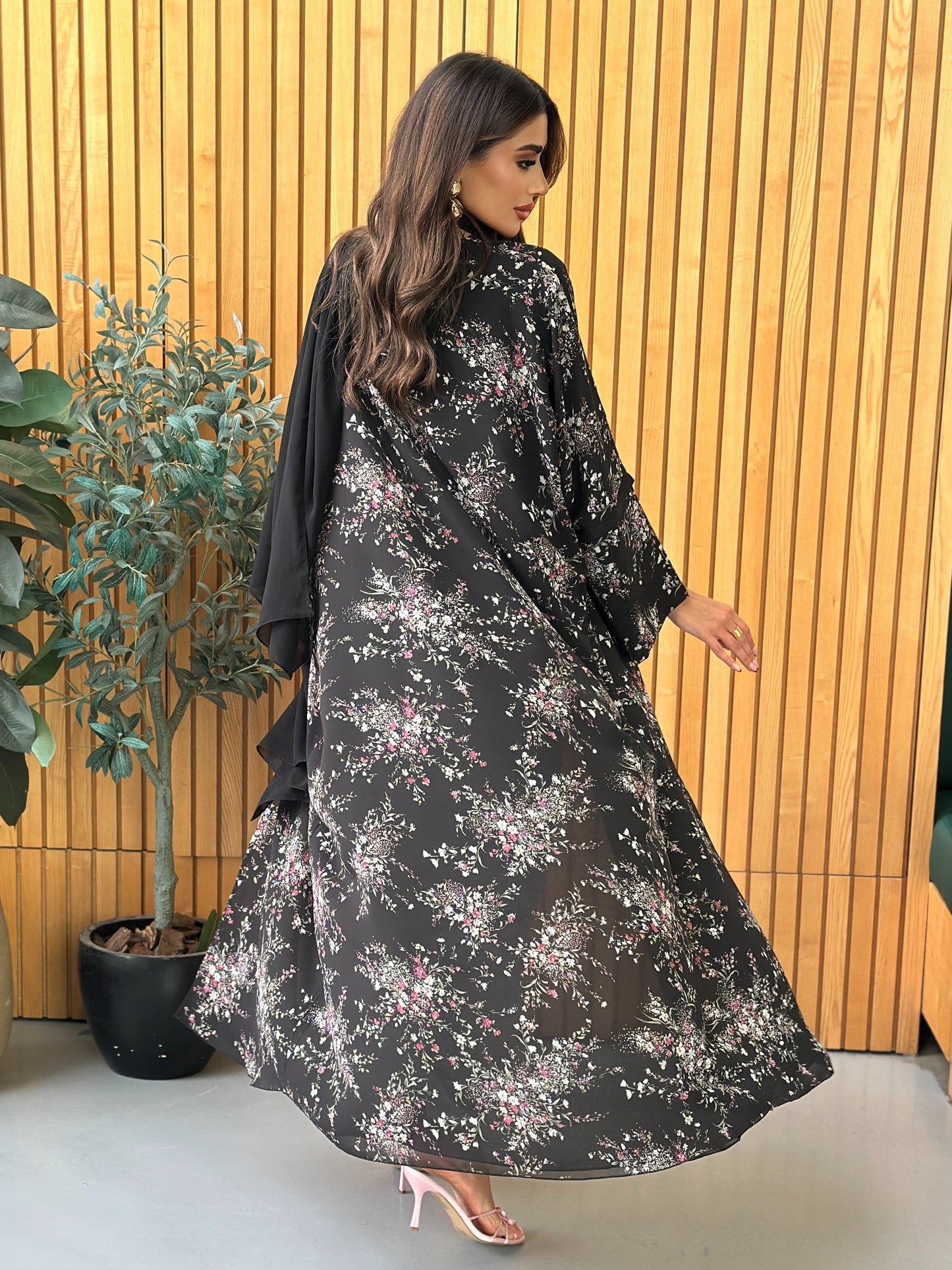 AT359 Bisht Floral