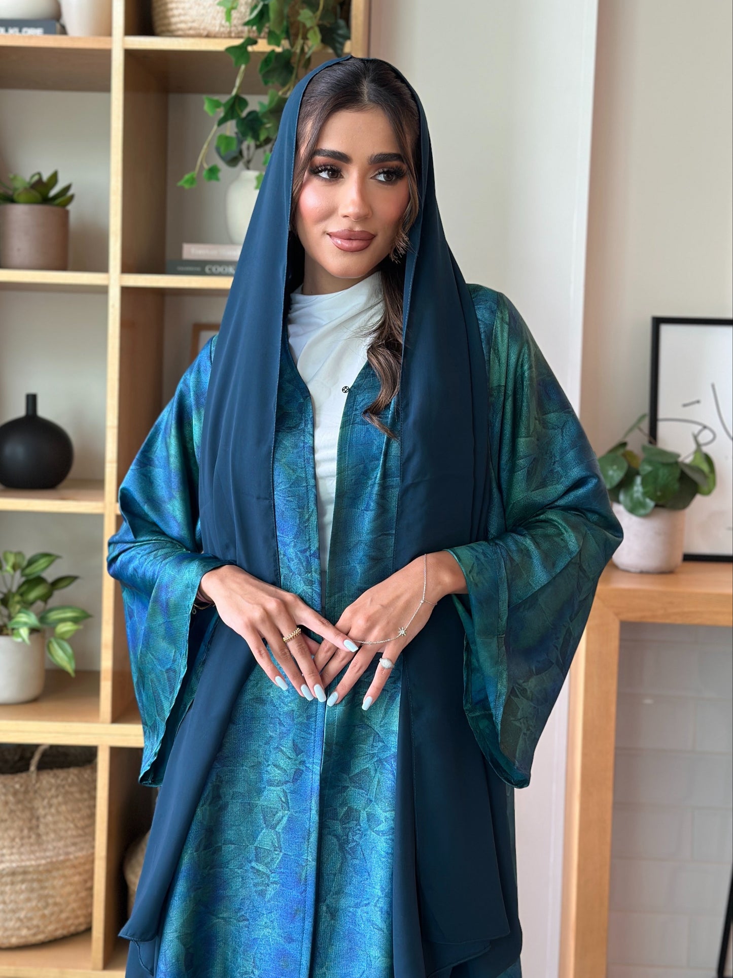 AT347 Abaya