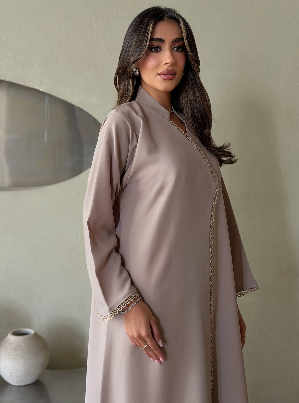 AT561 Beige Abaya