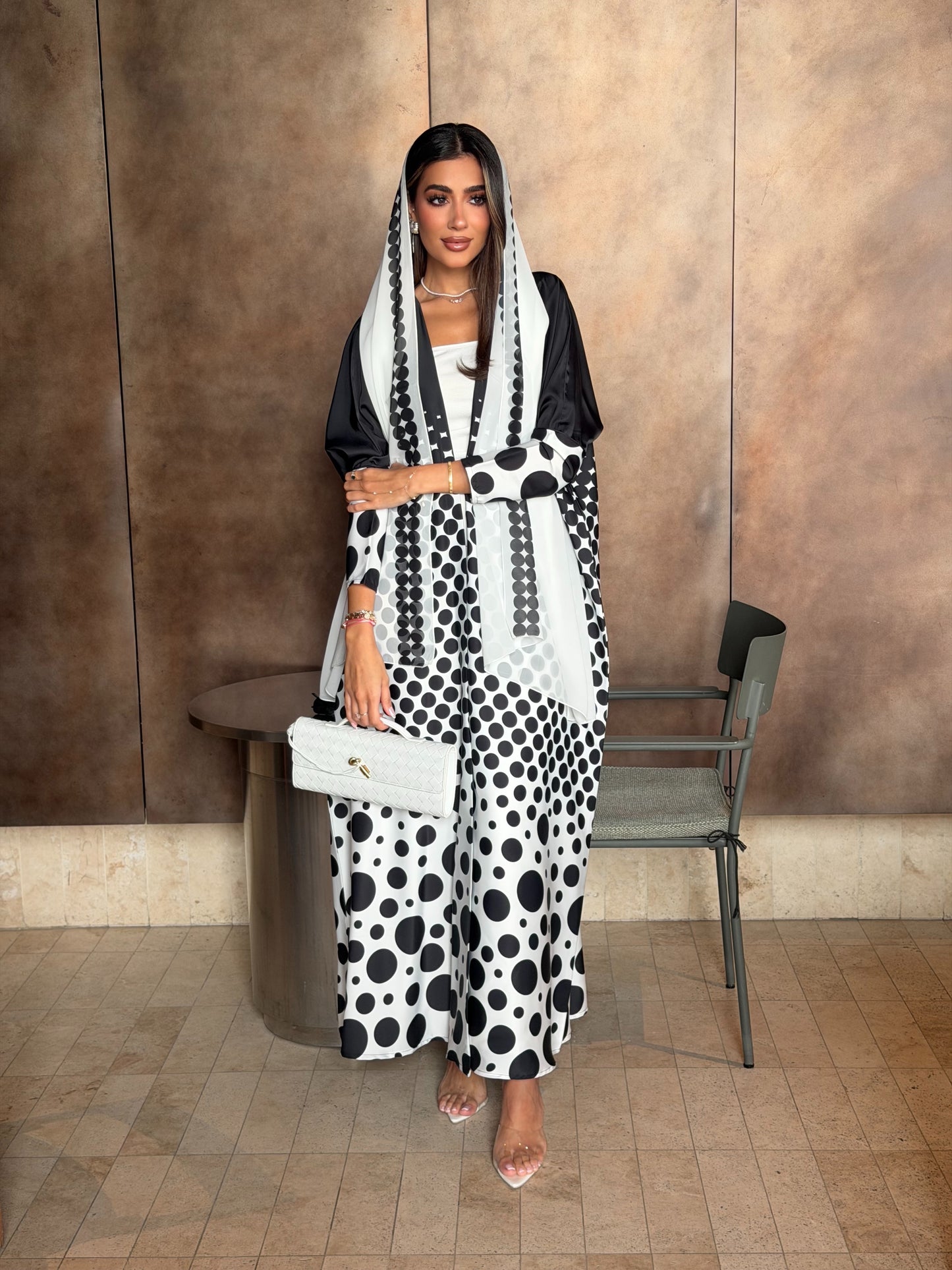 AT577 Polka print Bisht Abaya
