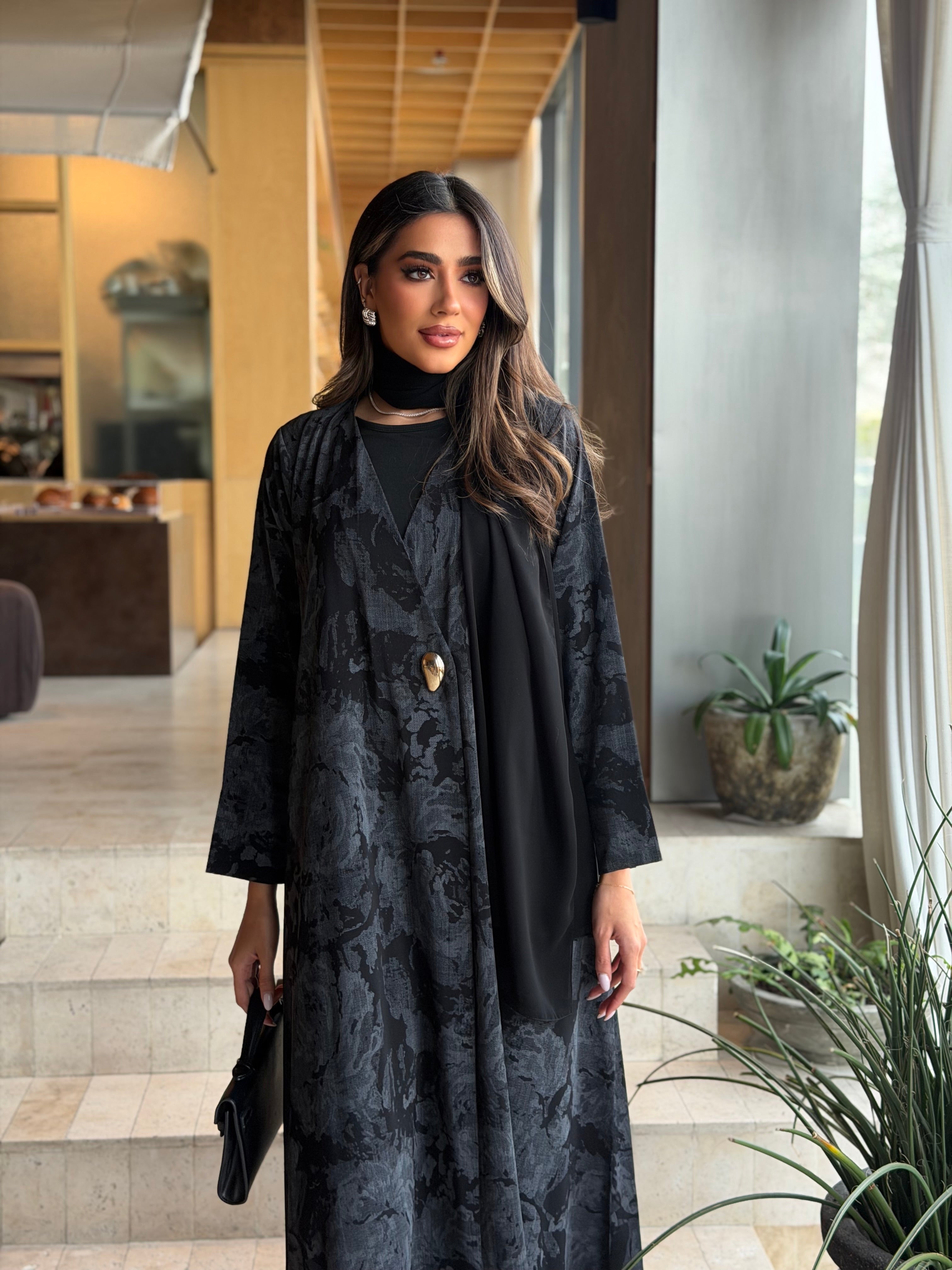 AT595 Black Abaya