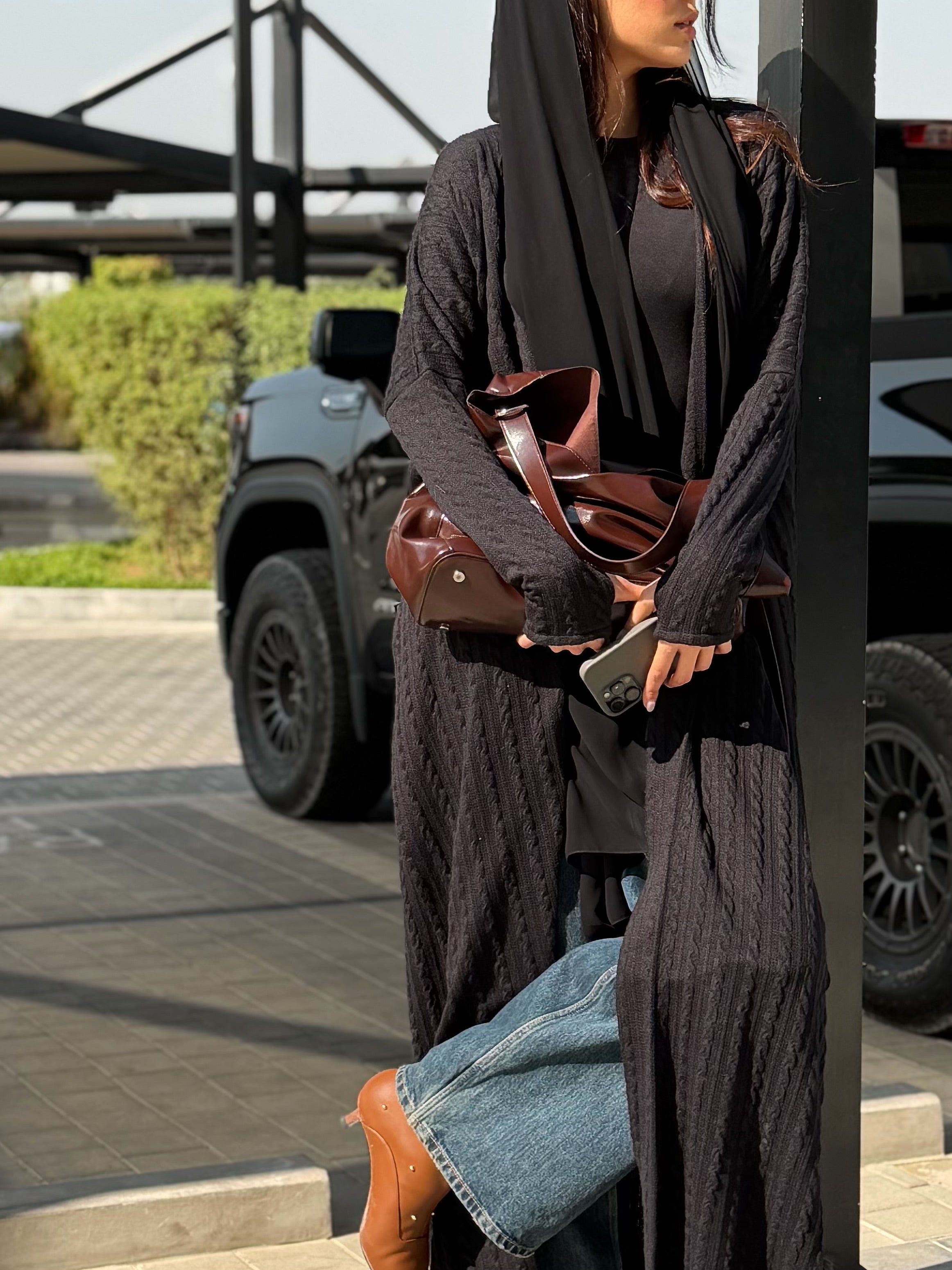 AT469 Winter Black Abaya