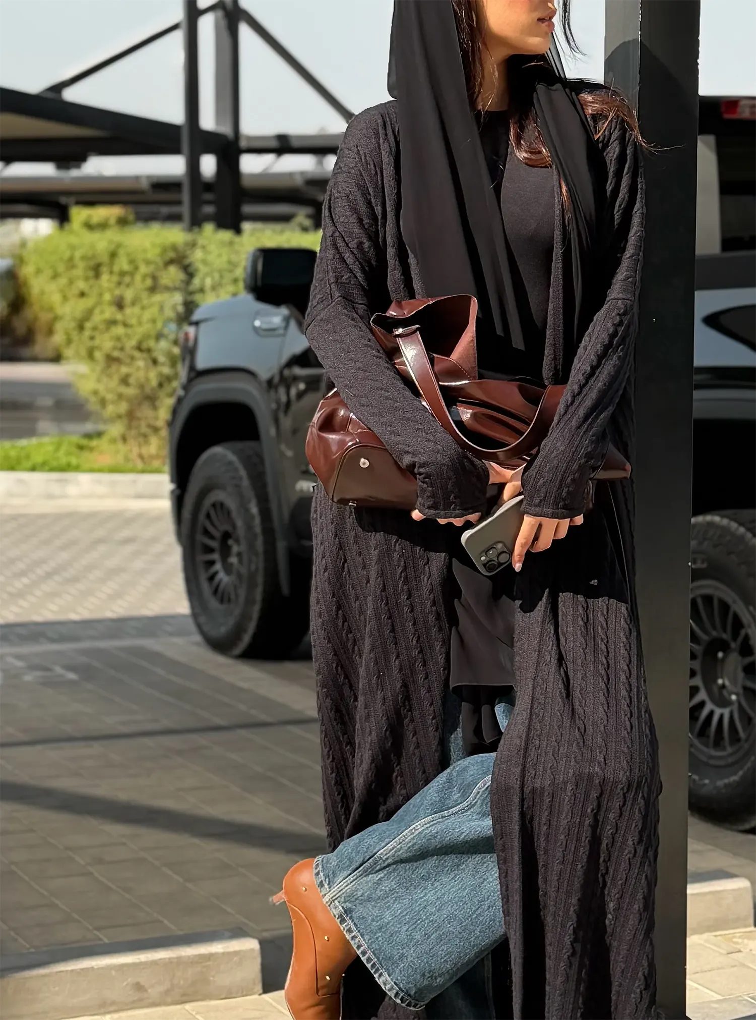 AT469 Winter Black Abaya