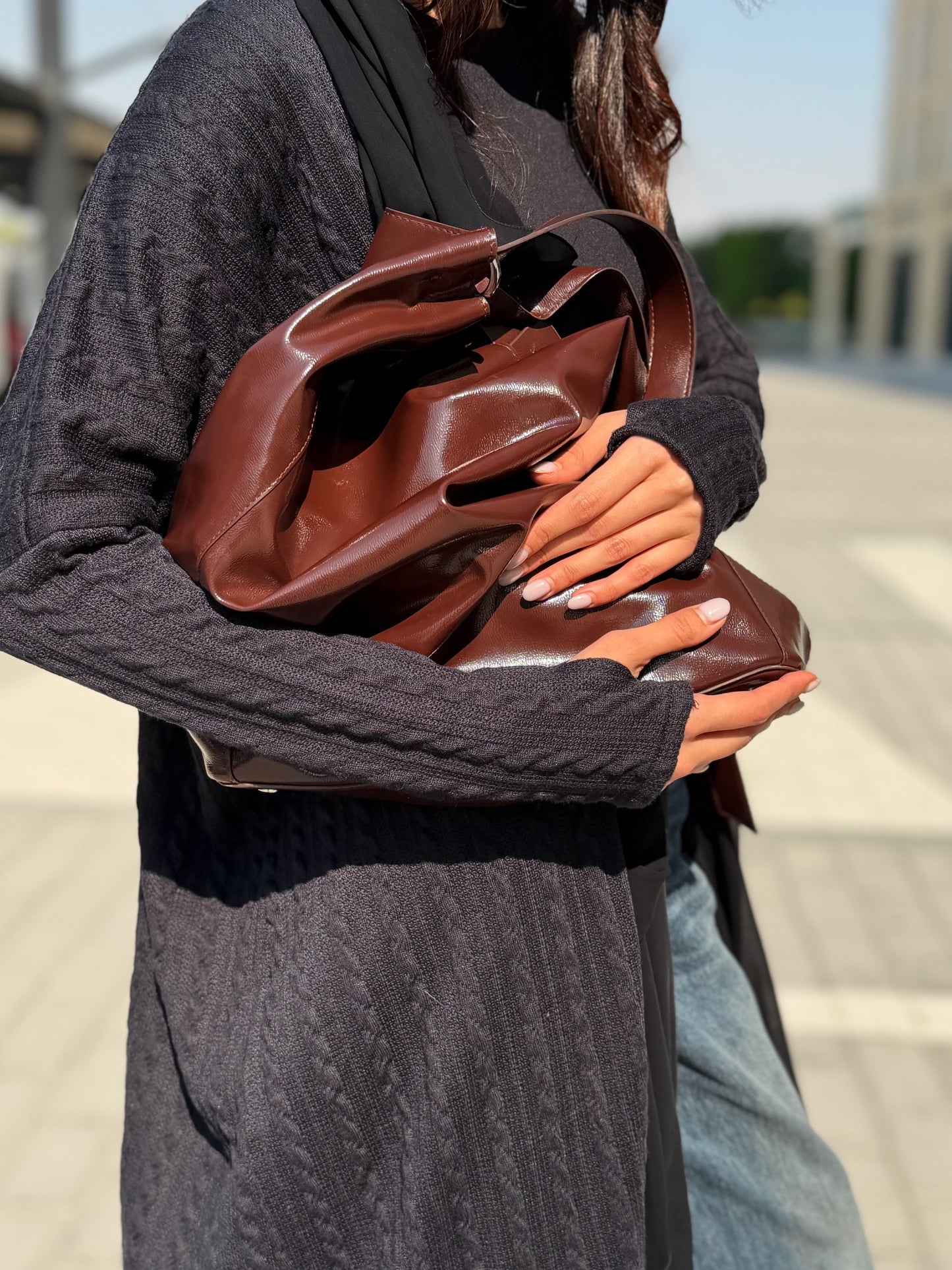 AT469 Winter Black Abaya