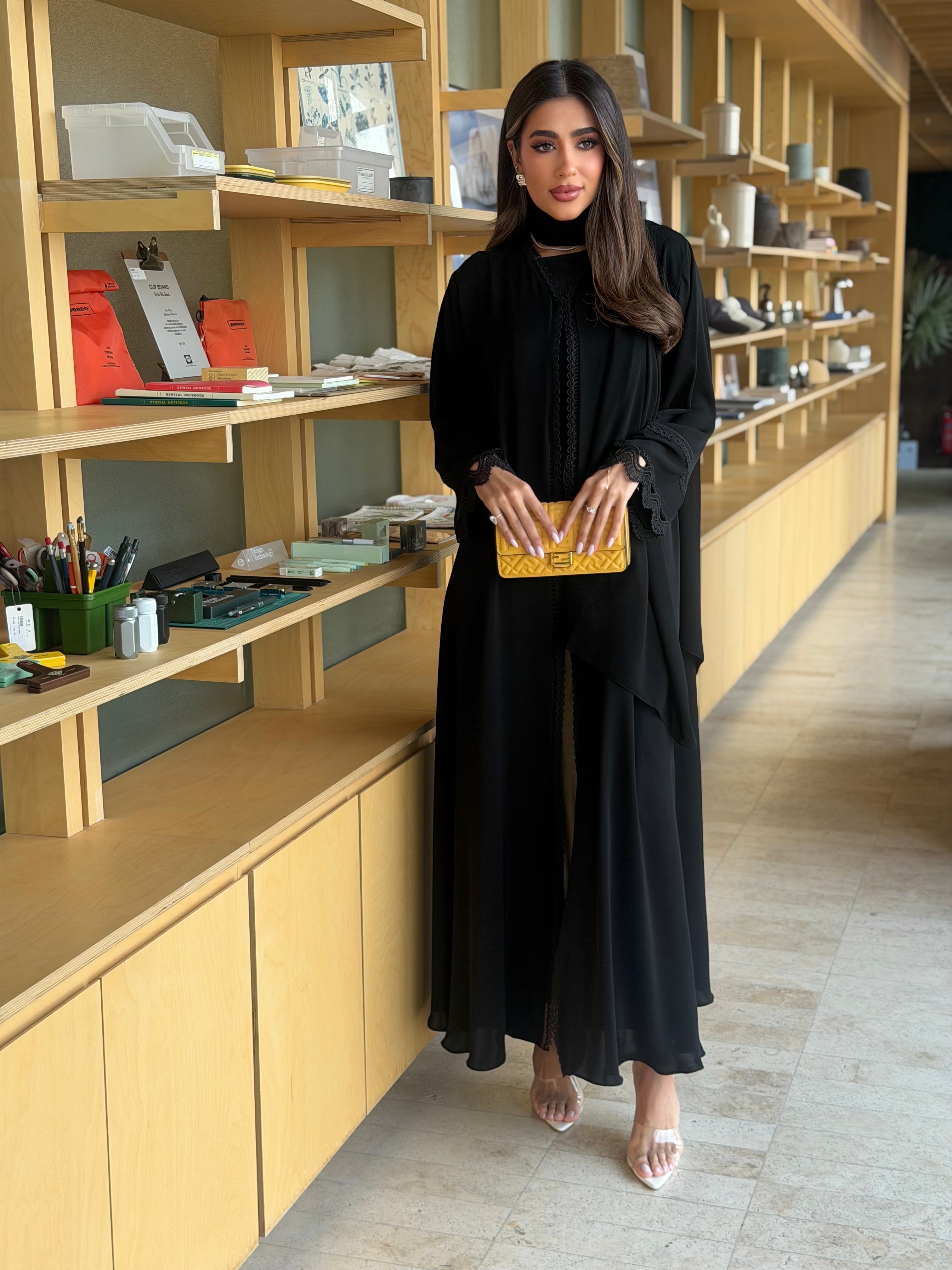 AT605 A_Cut Black Abaya