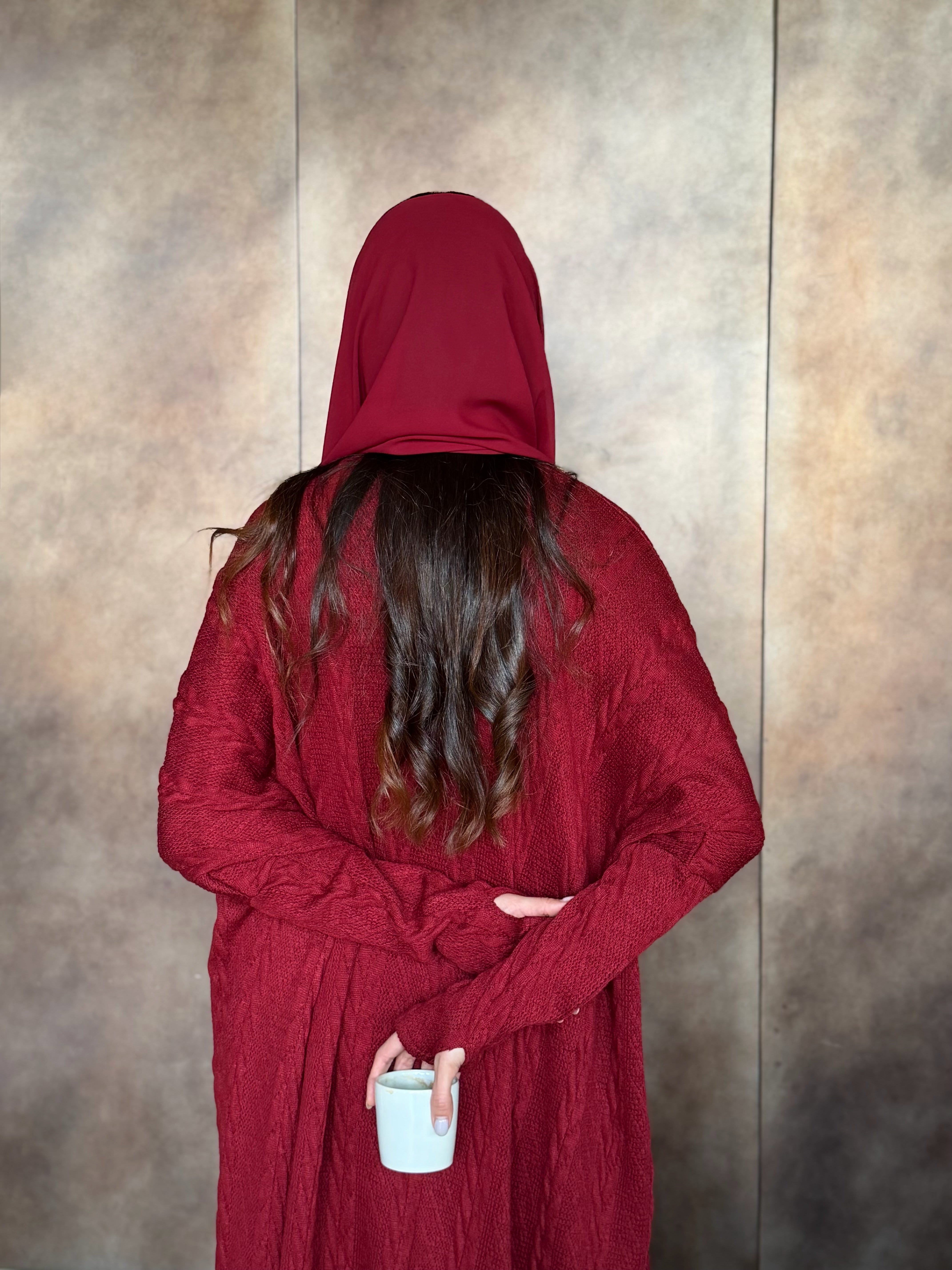 AT471 Winter Cherry Abaya