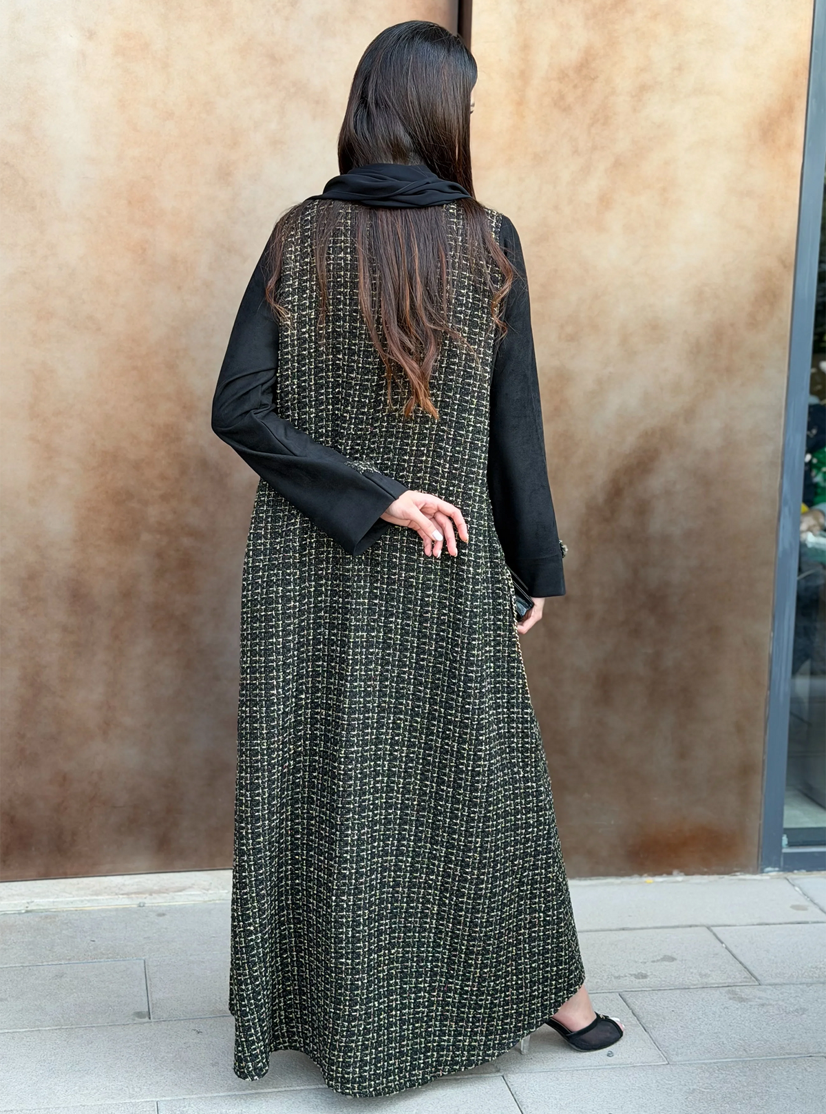 AT465 Black