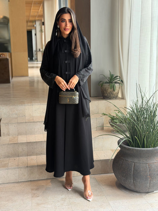 AT582 Black Abaya