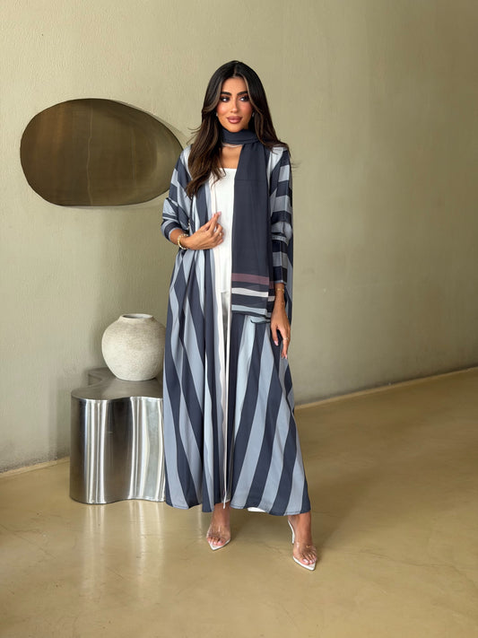 AT557 print Bisht Abaya
