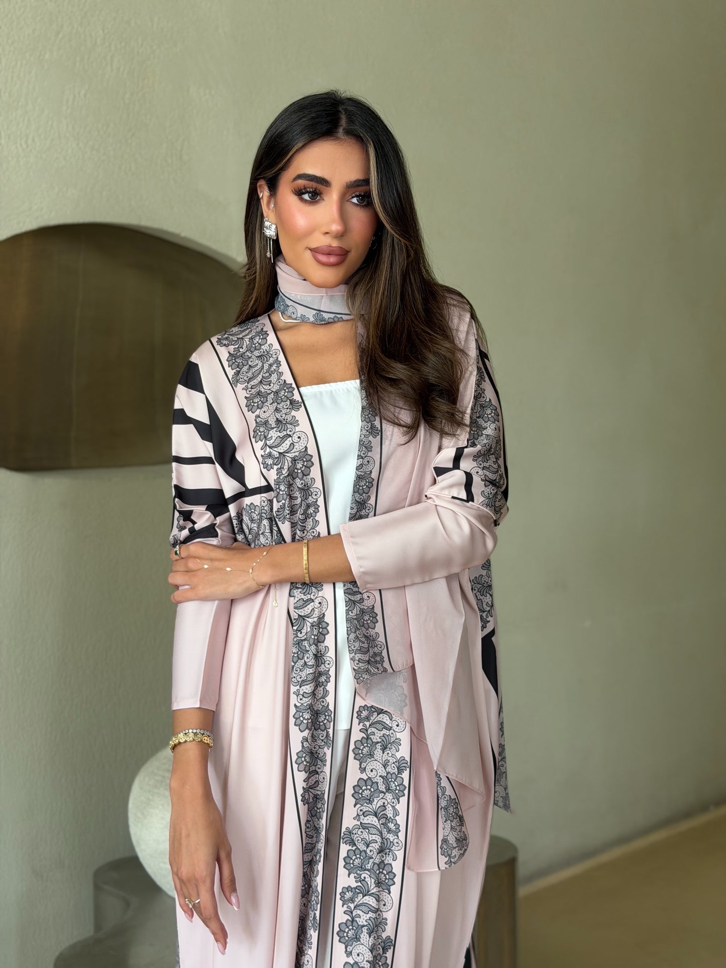 AT556 print Bisht Abaya