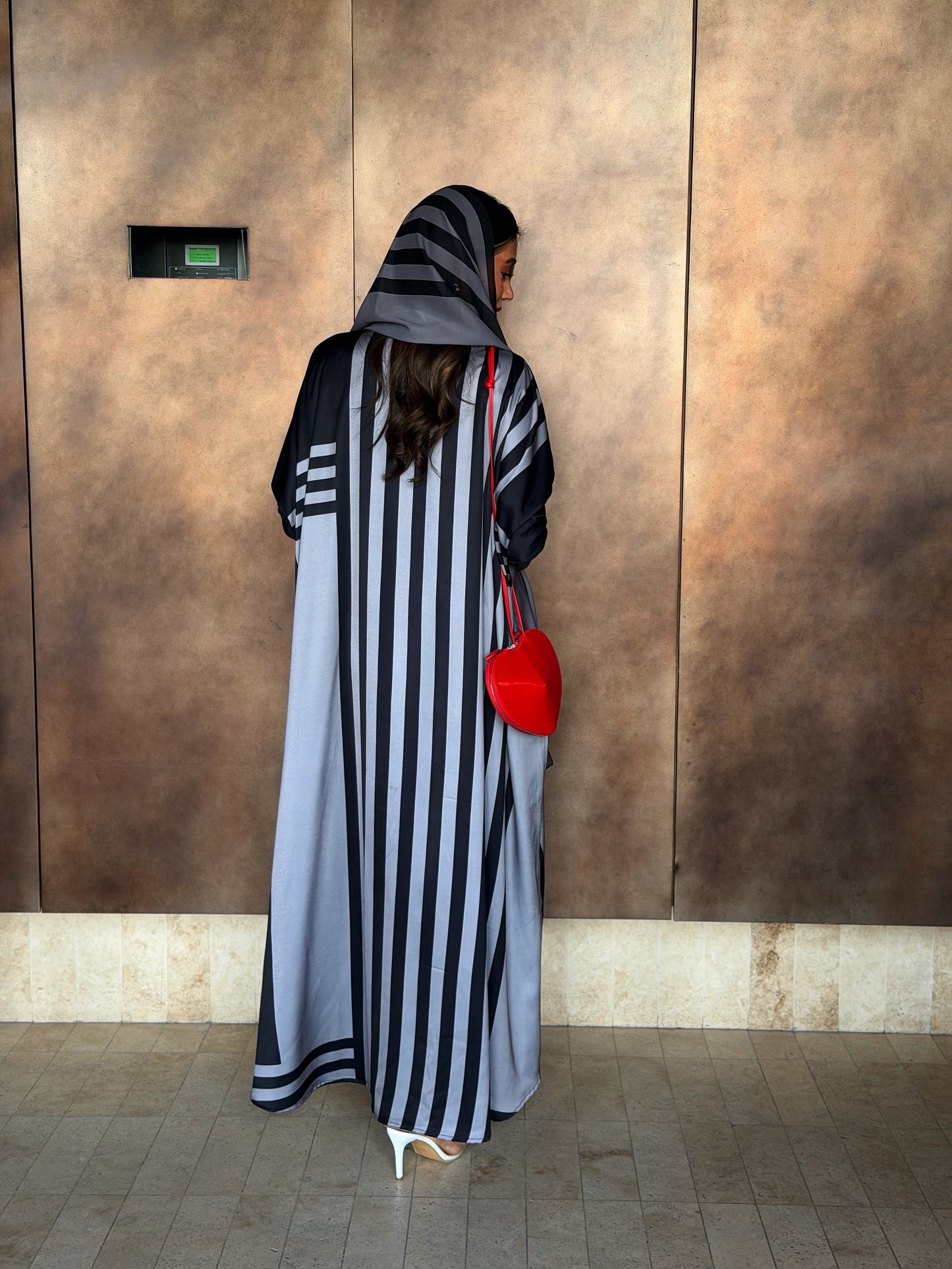 AT586 Black print Bisht Abaya