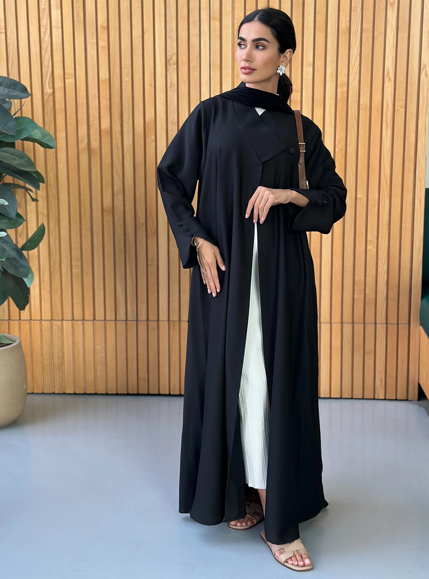 AT393 Black Abaya