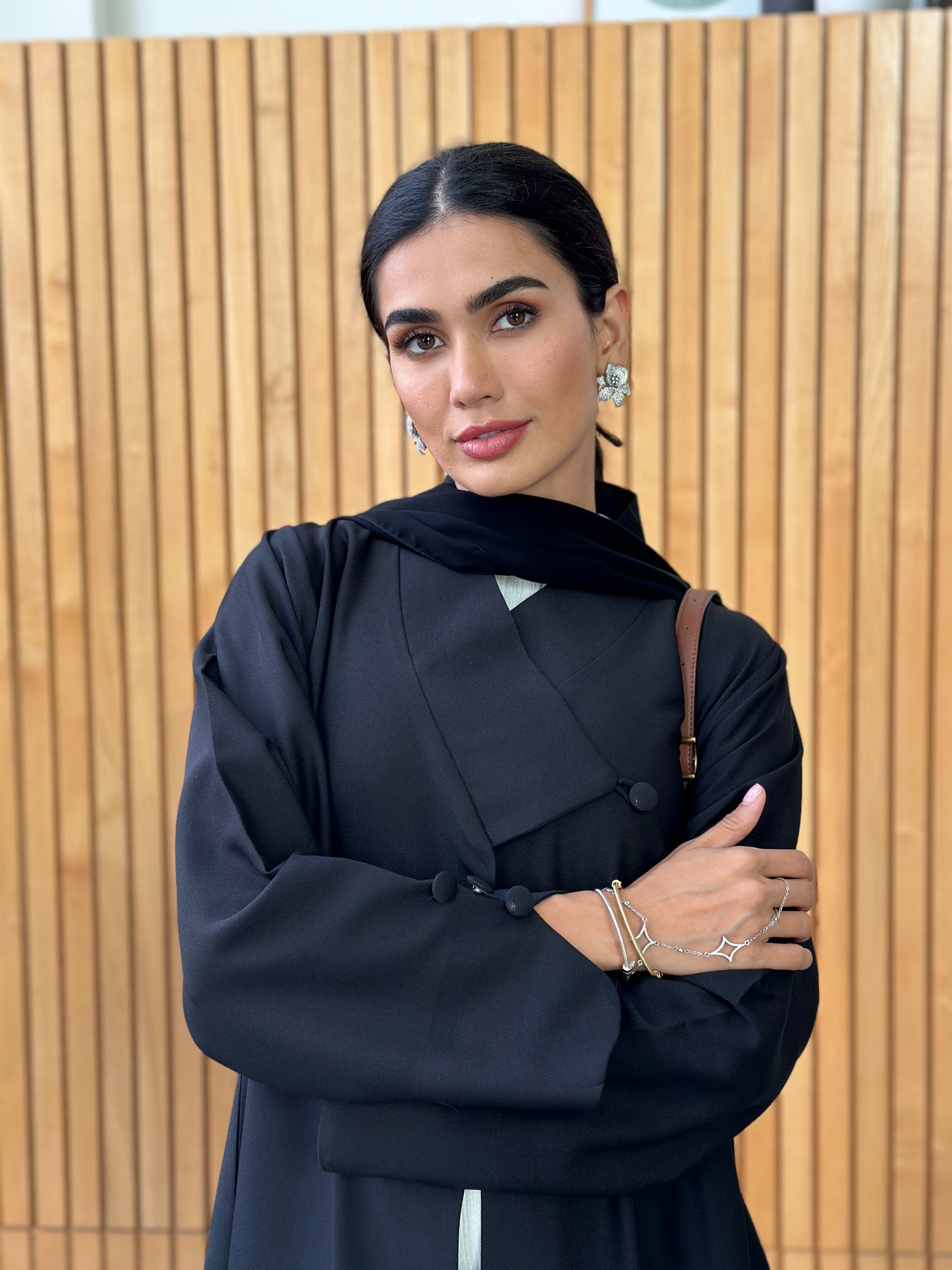 AT393 Black Abaya