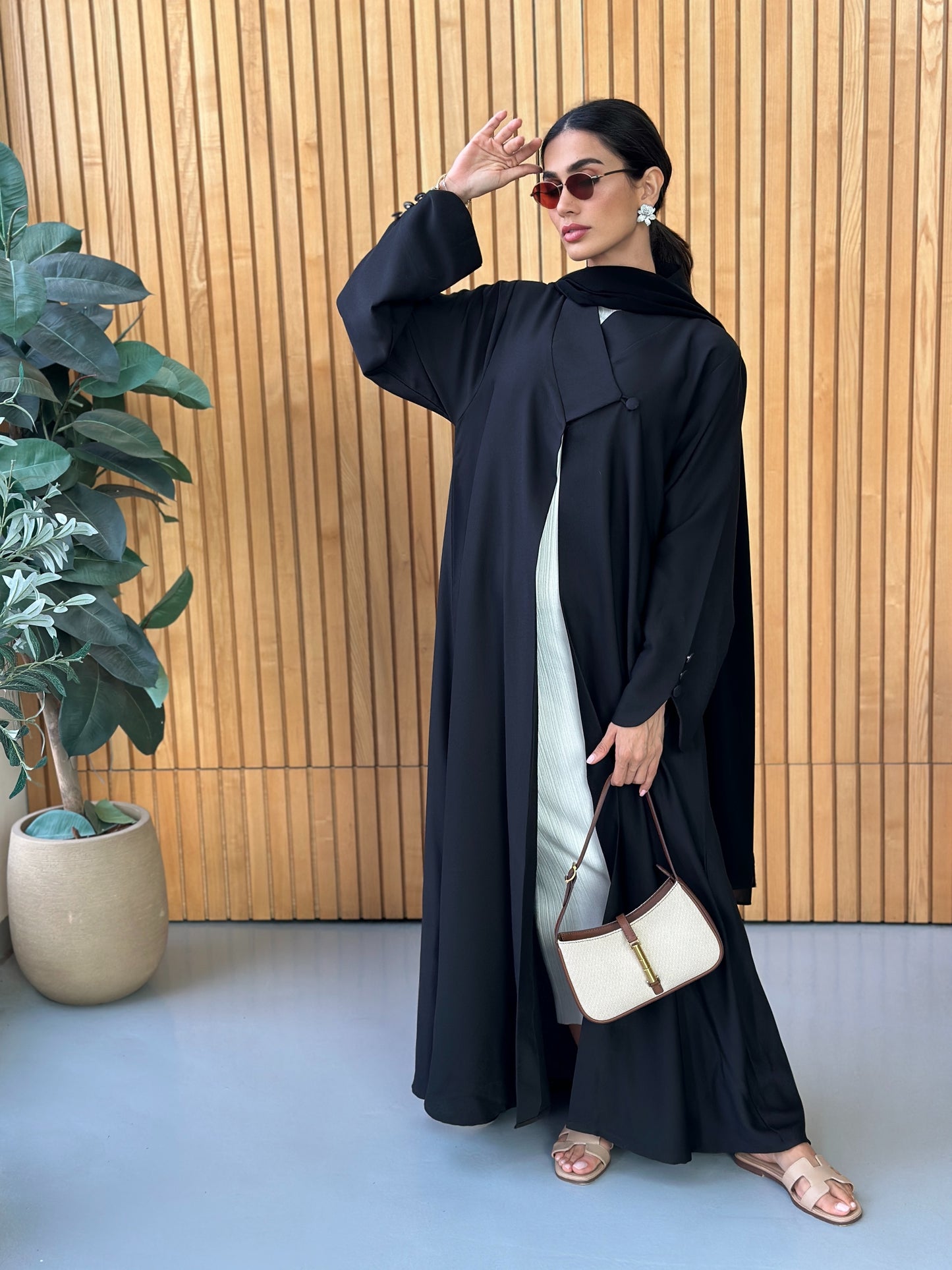 AT393 Black Abaya