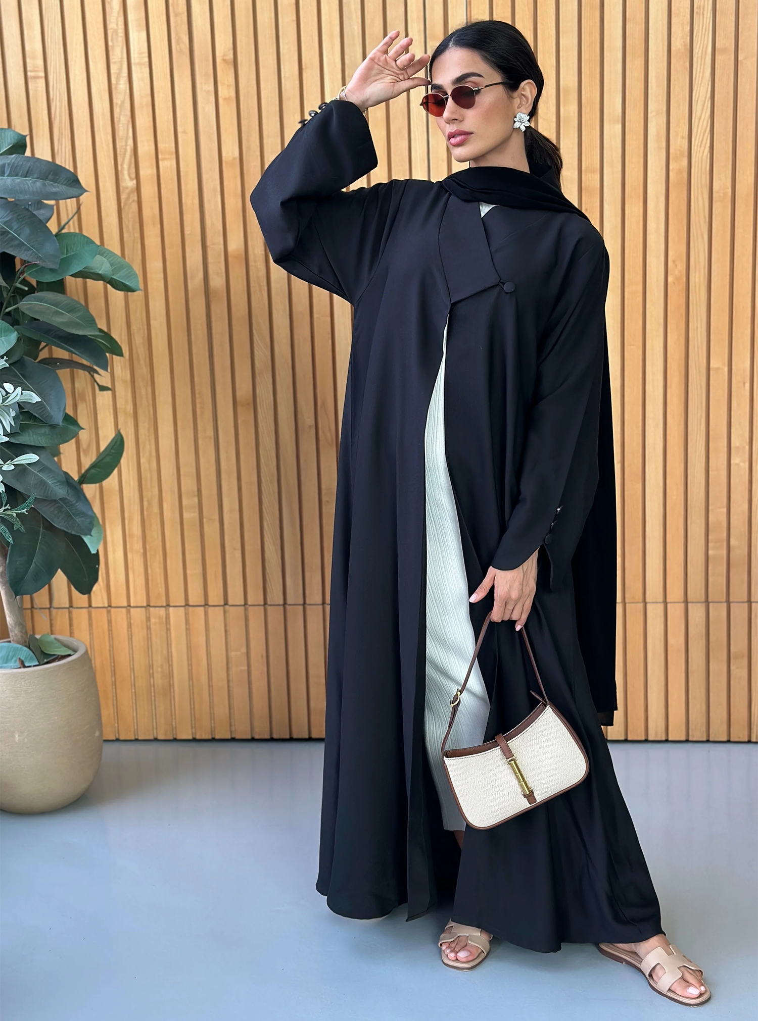 AT393 Black Abaya