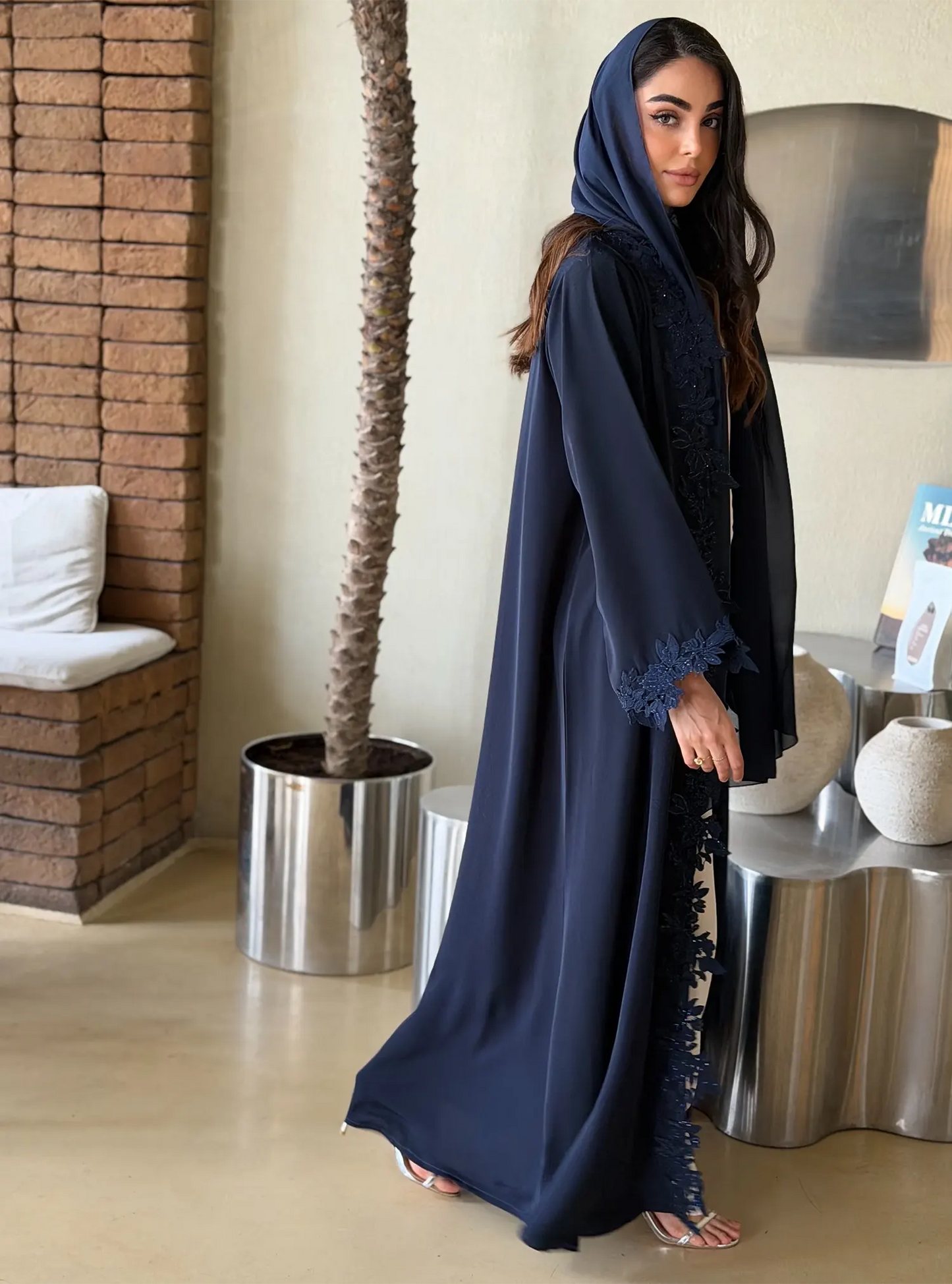 AT499 Navy Abaya