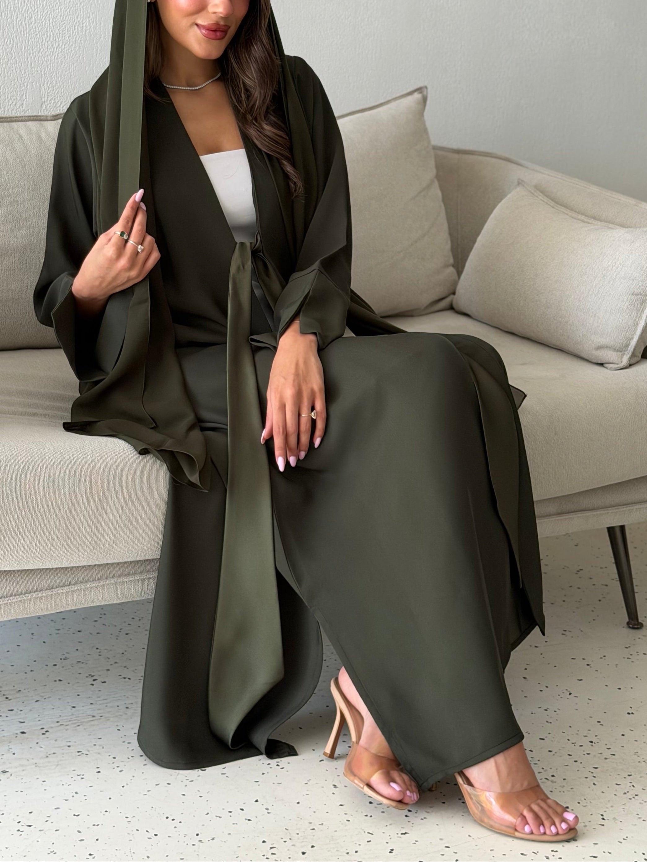 AT521  Oilve Abaya