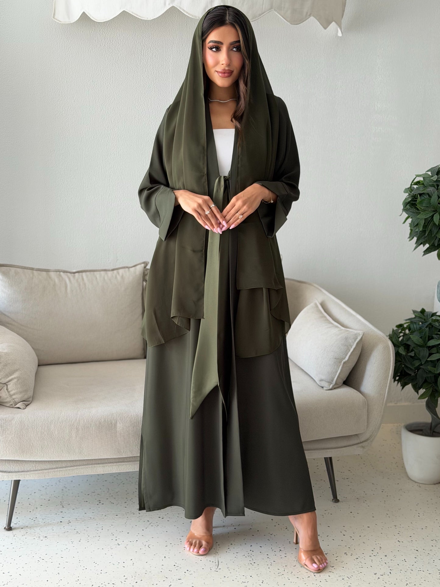 AT521  Oilve Abaya