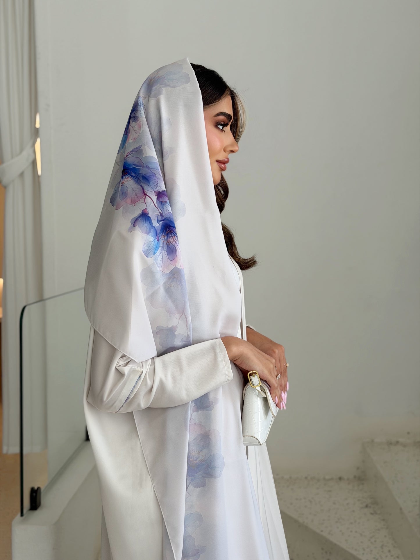 AT524 print Bisht Abaya