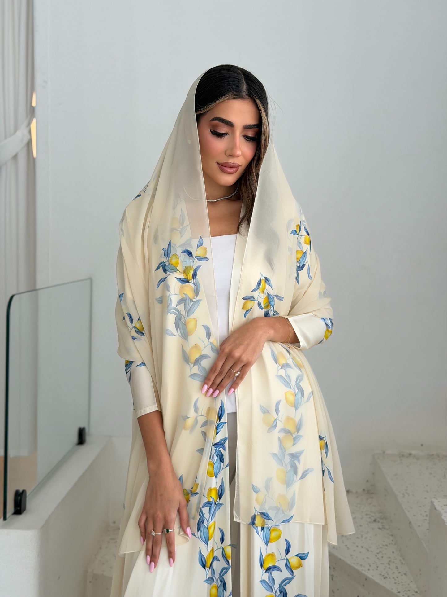 AT527 print Bisht Abaya