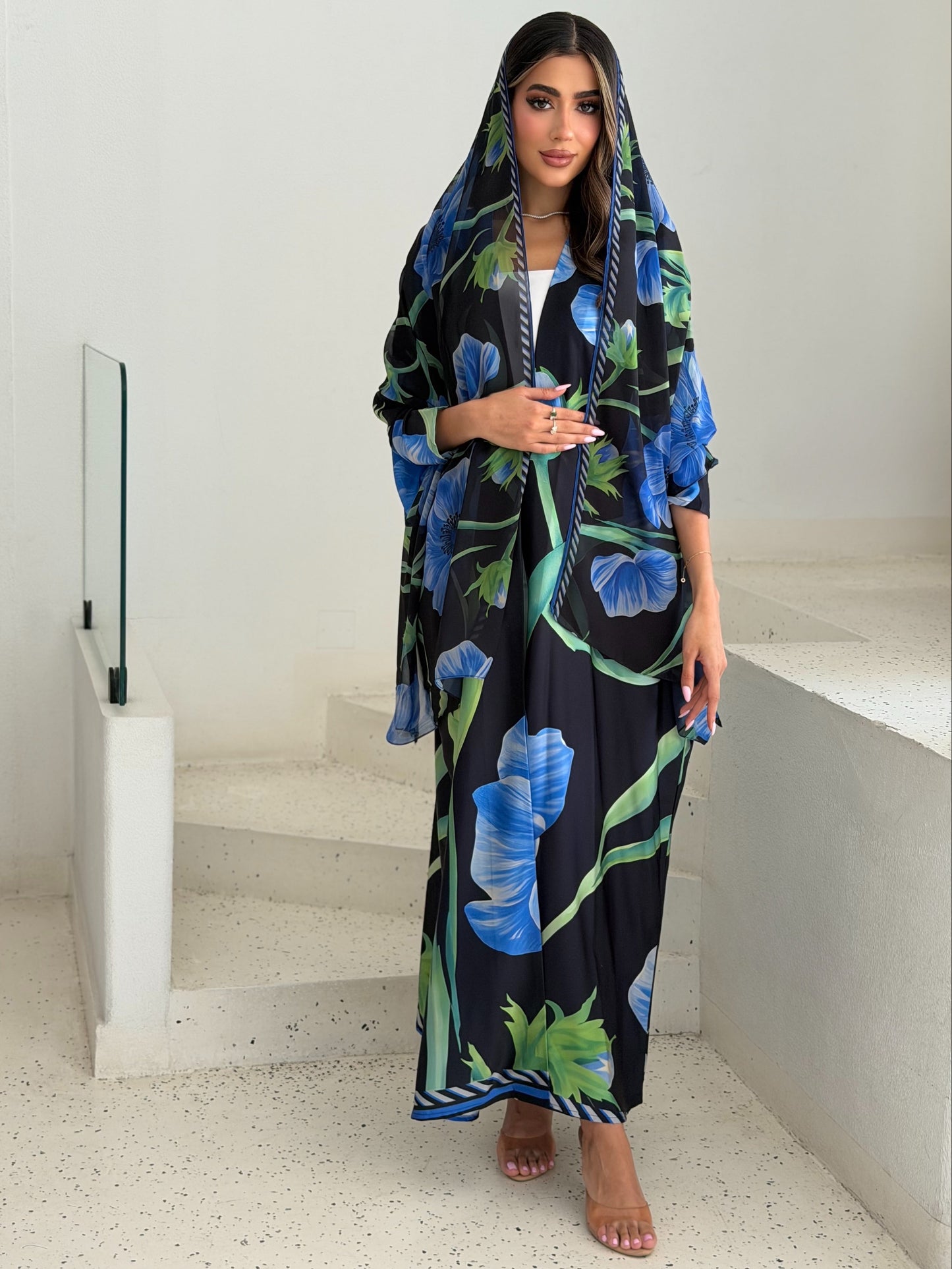 AT528 print Bisht Abaya