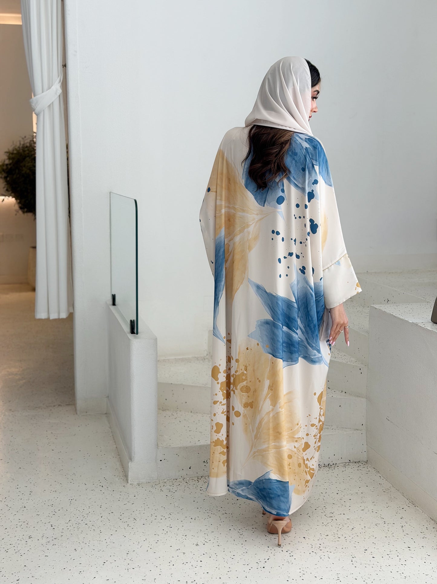 AT529 print Bisht Abaya
