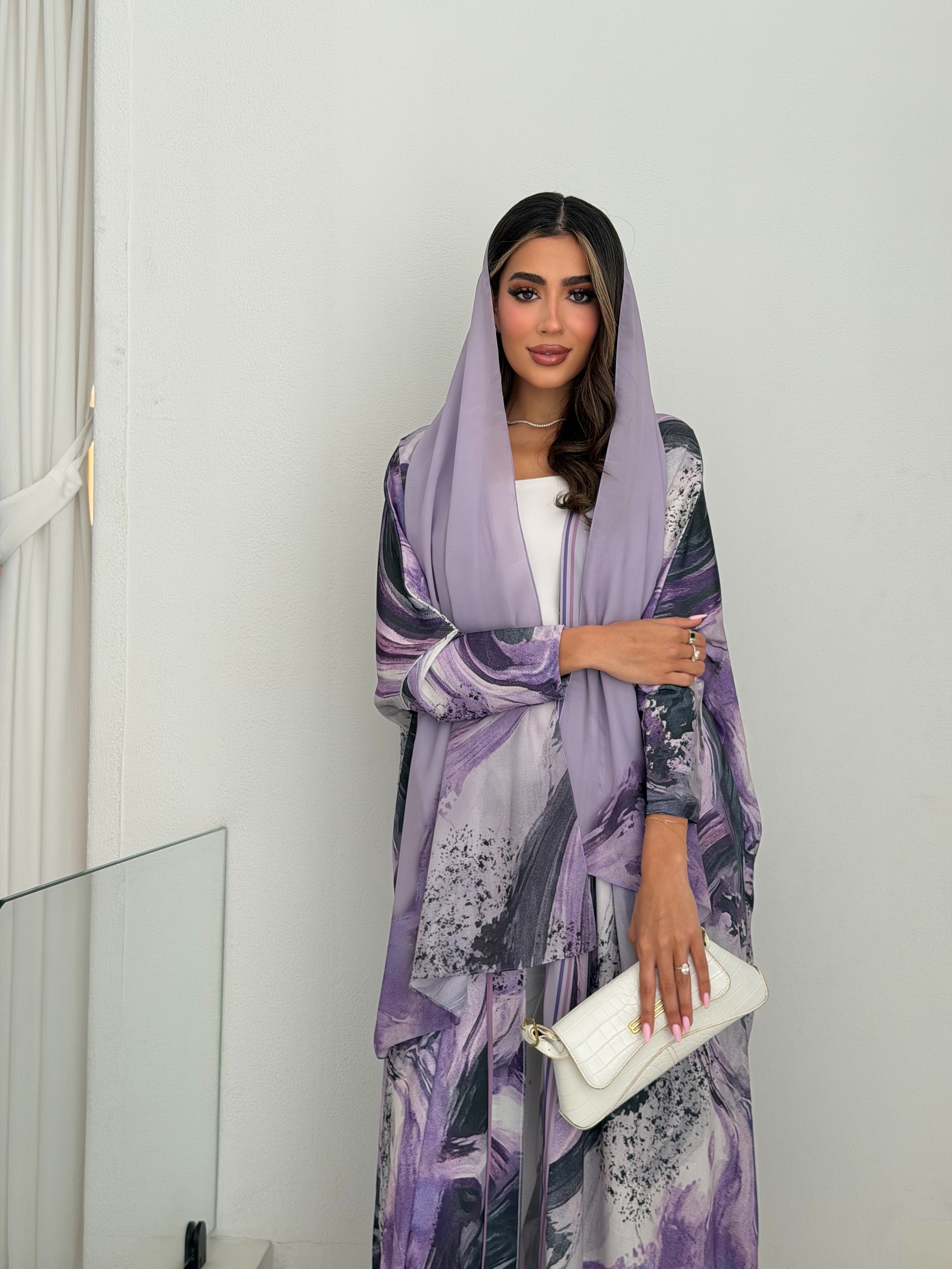AT526 print Bisht Abaya