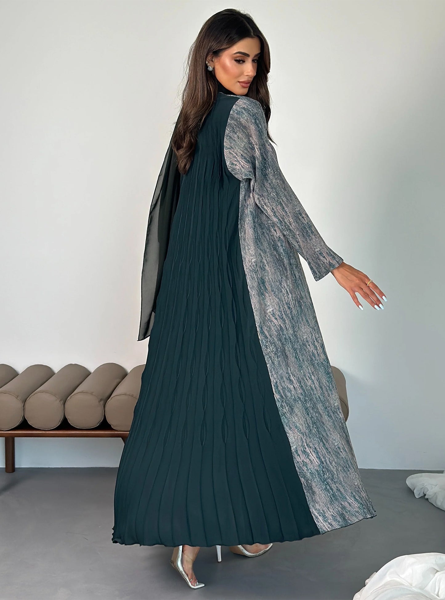 AT333 Pleat green abaya