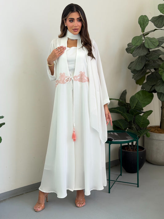 AT540 Off white Abaya