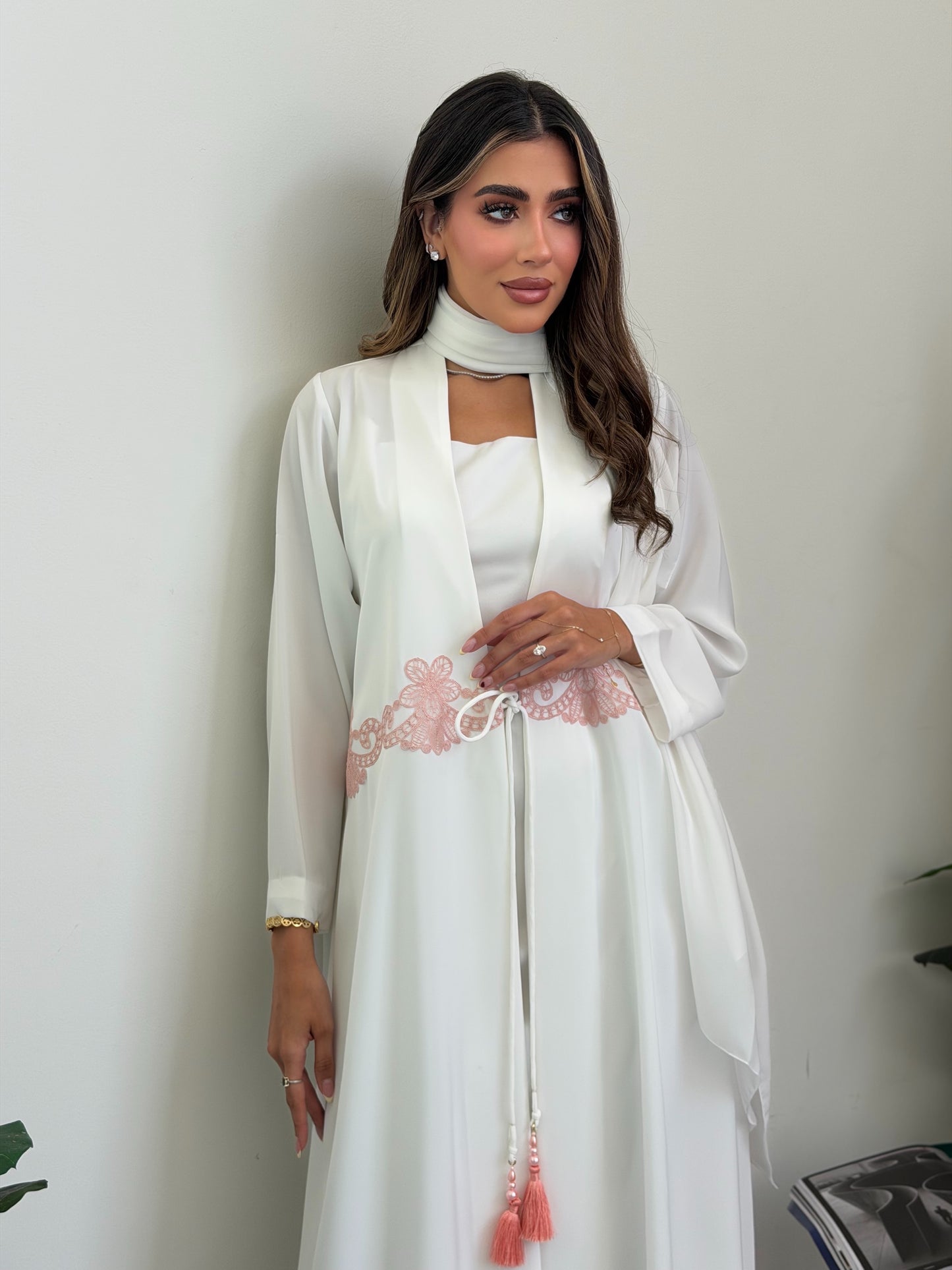 AT540 Off white Abaya