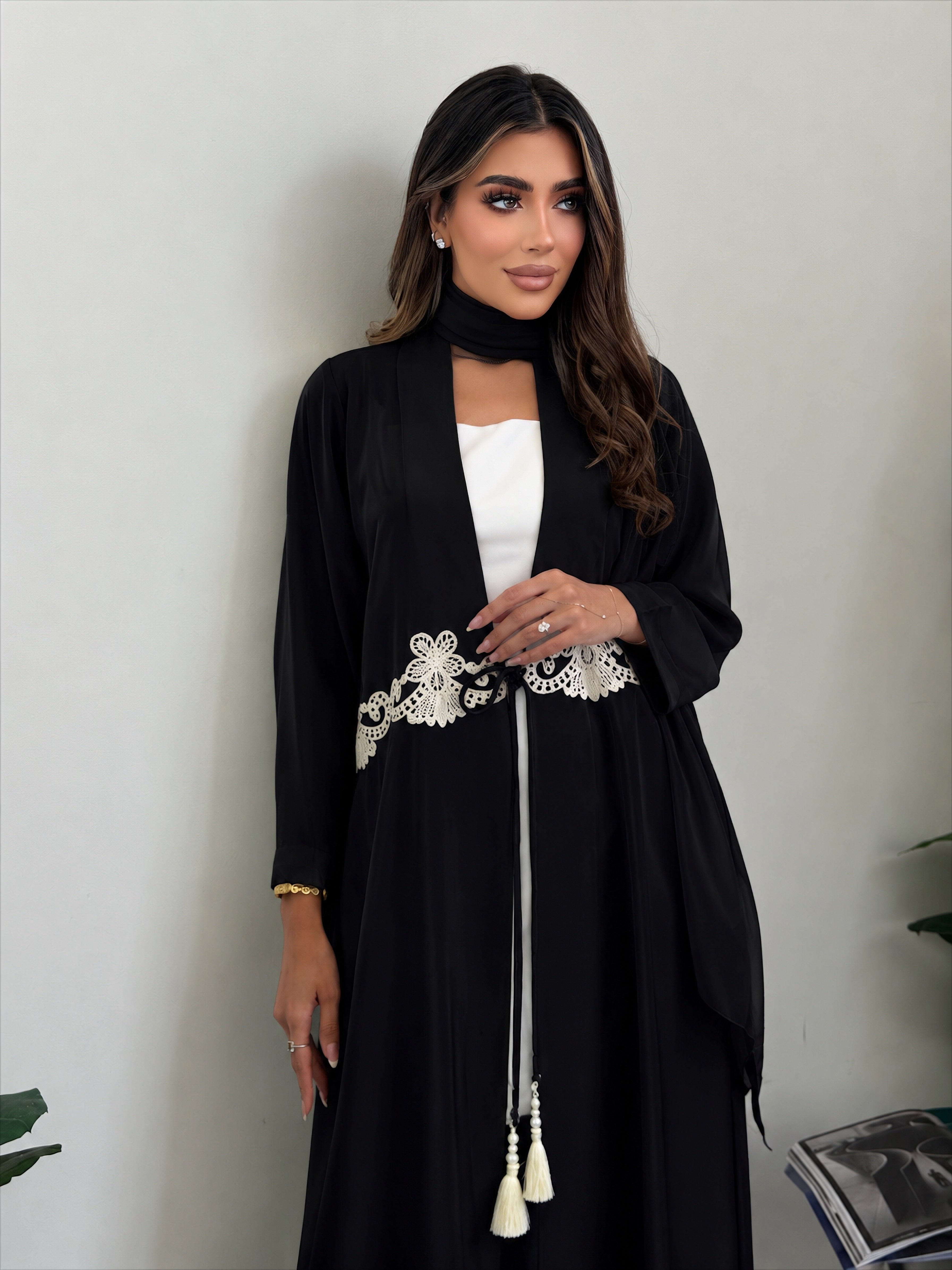 AT537 Black Abaya