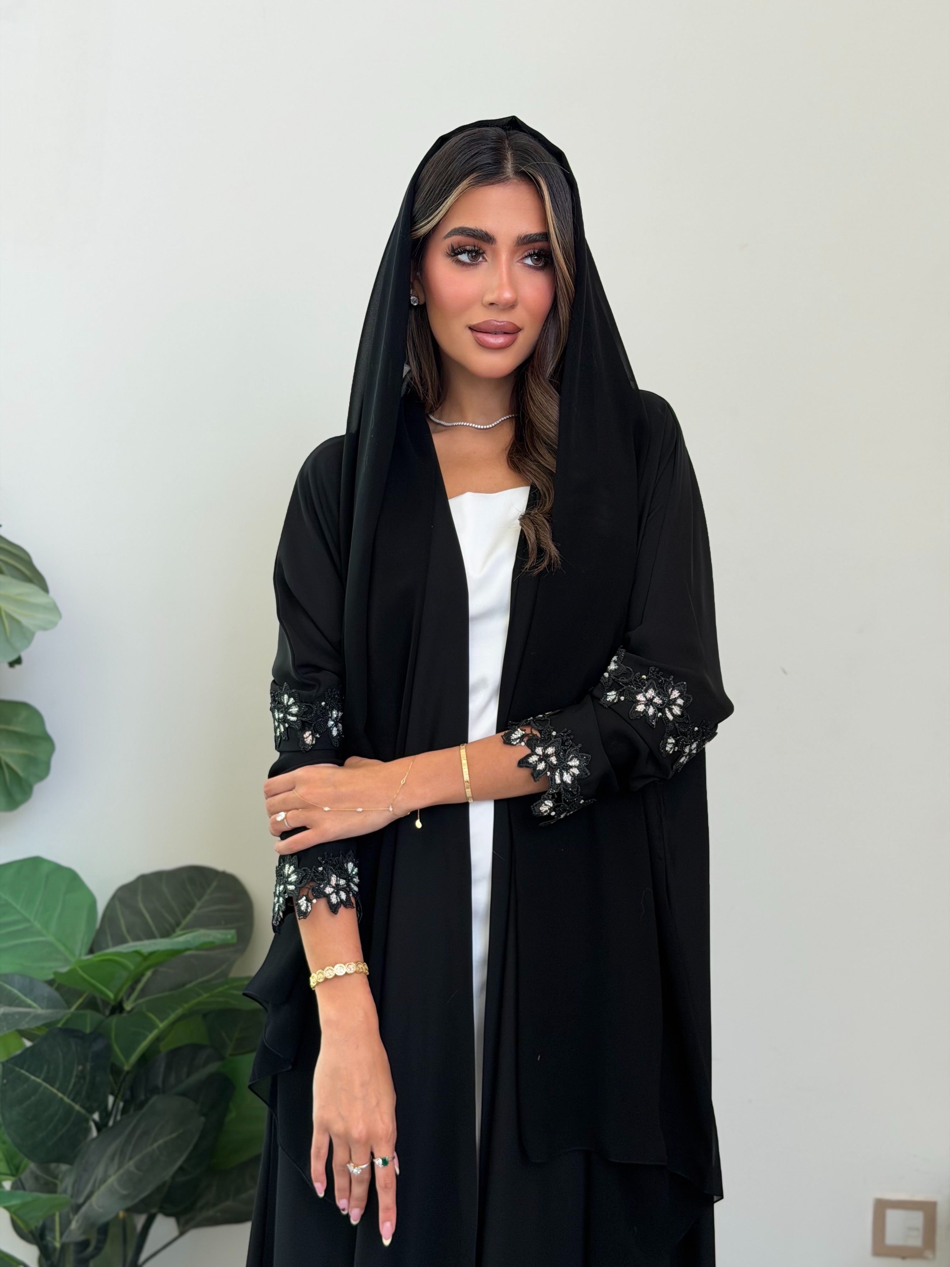 AT544 Half Bisht Black Abaya