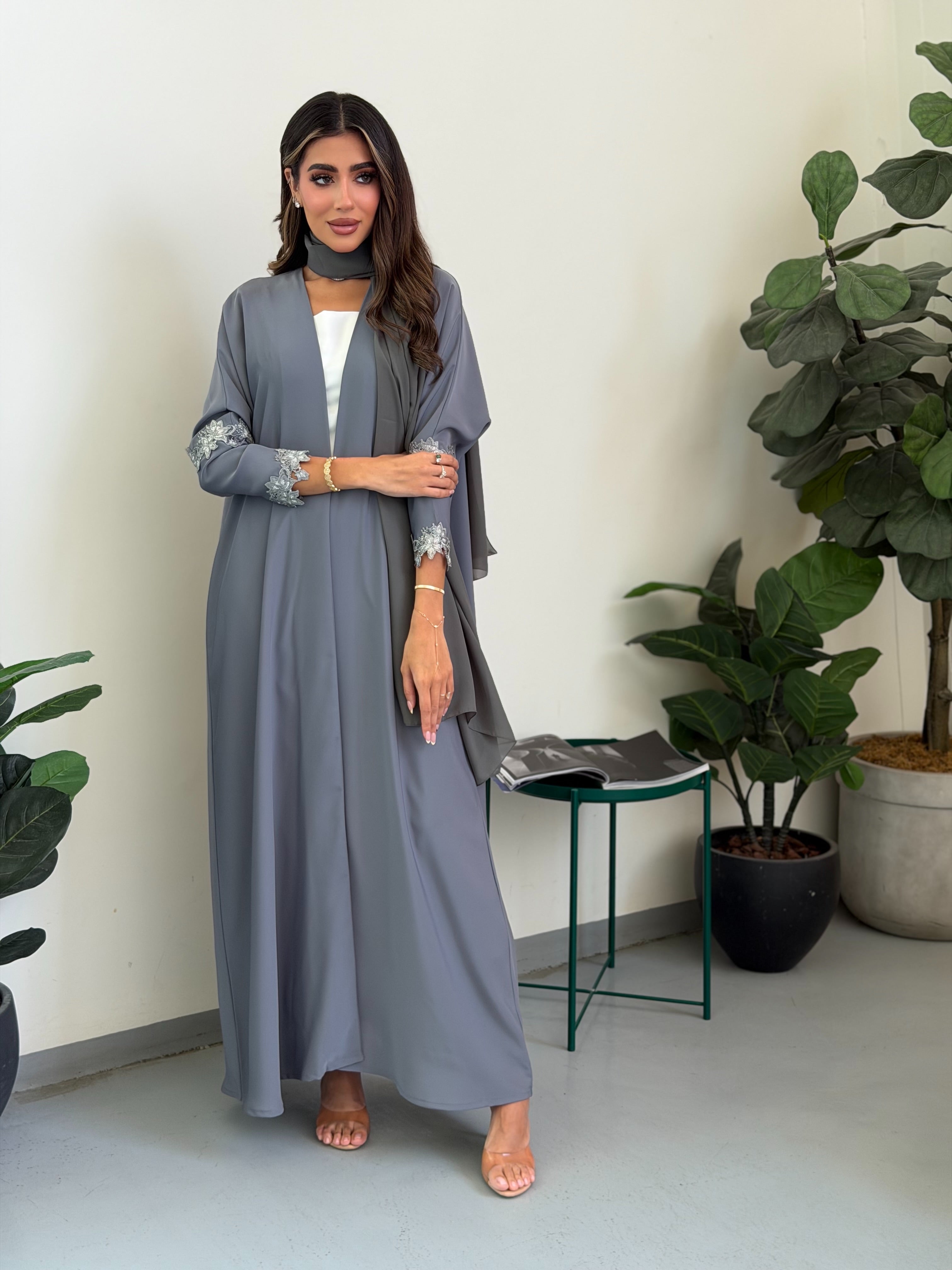 AT543 Half Bisht Gray Abaya