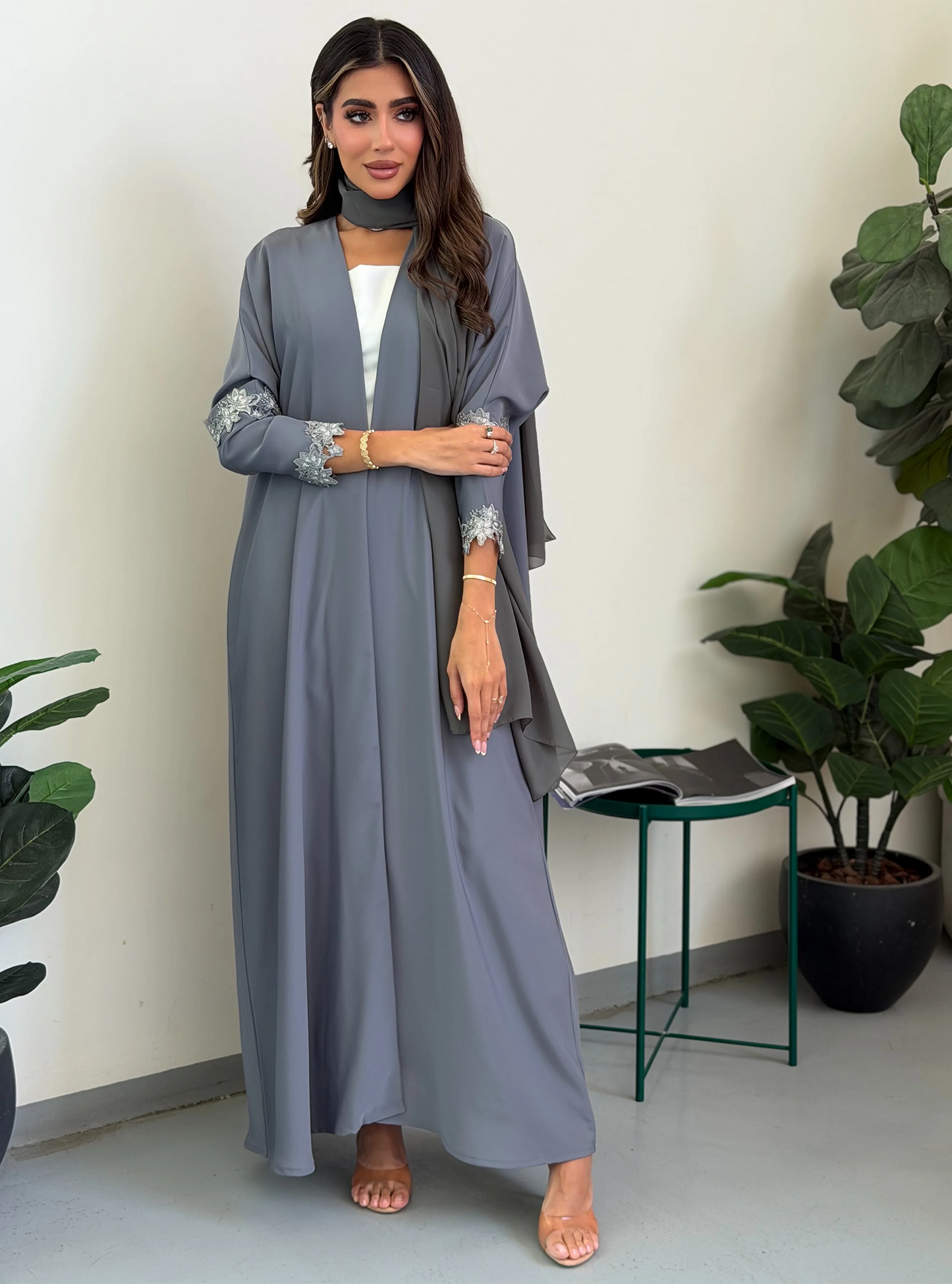AT543 Half Bisht Gray Abaya