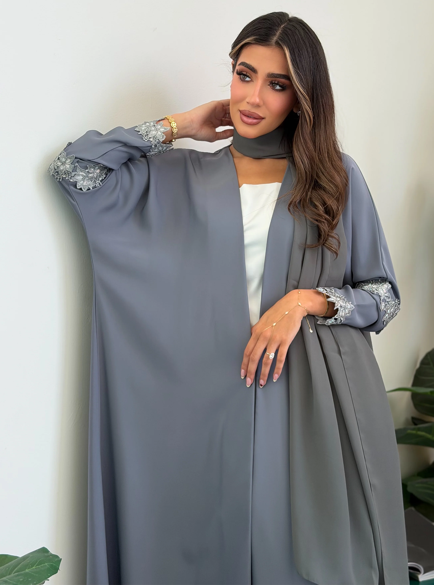 AT543 Half Bisht Gray Abaya